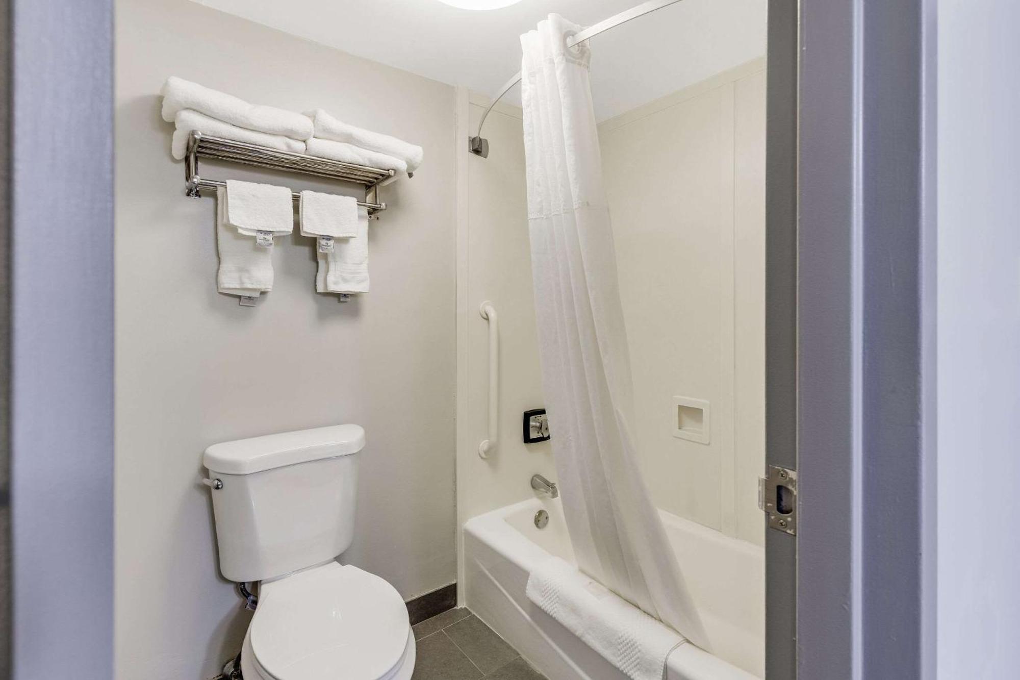 King Room - Mobility Access/Non-Smoking