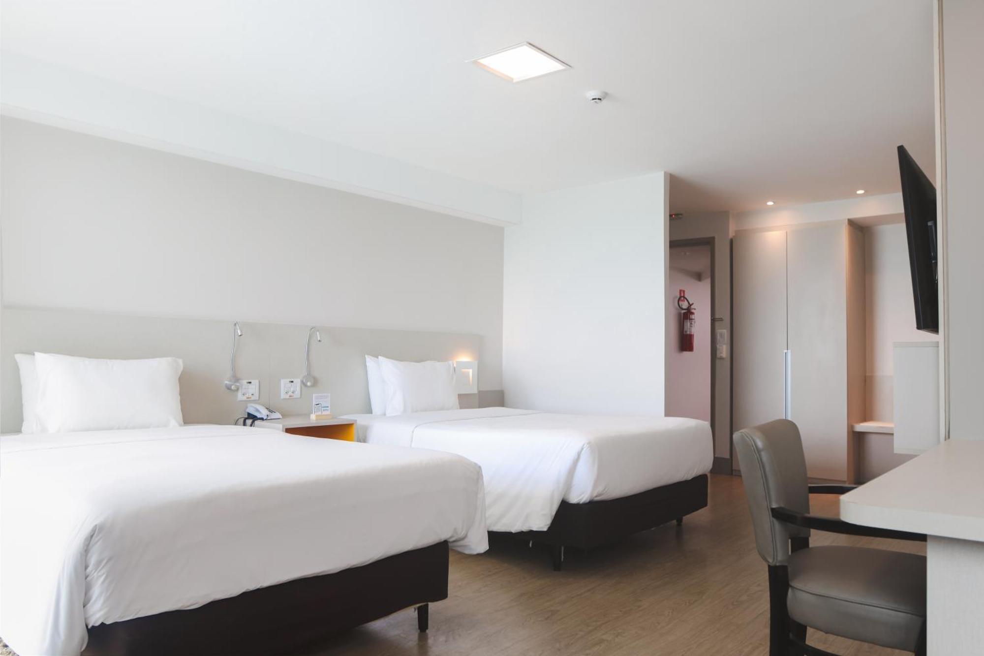 Twin Deluxe Suite