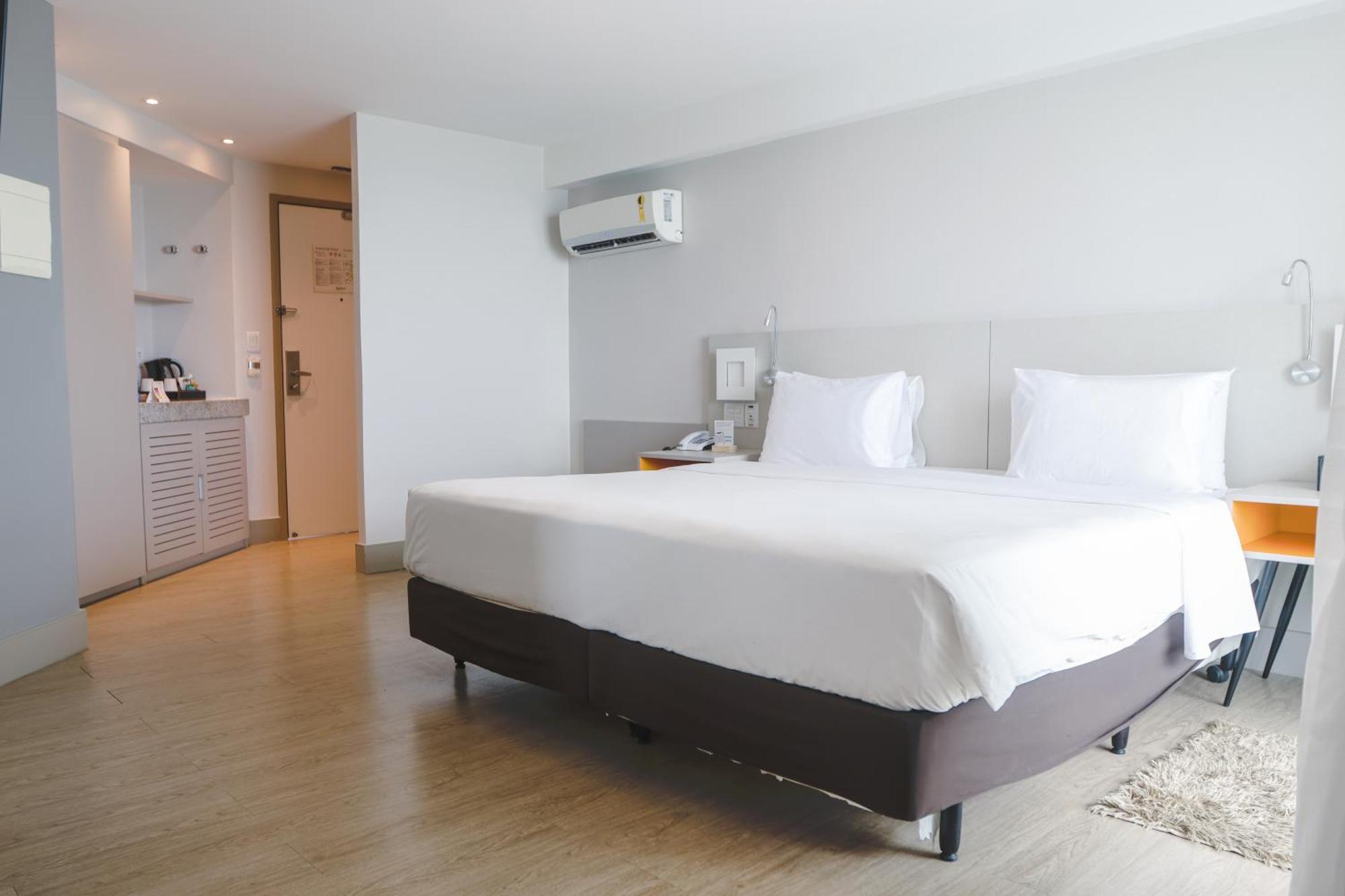 Queen Deluxe Suite