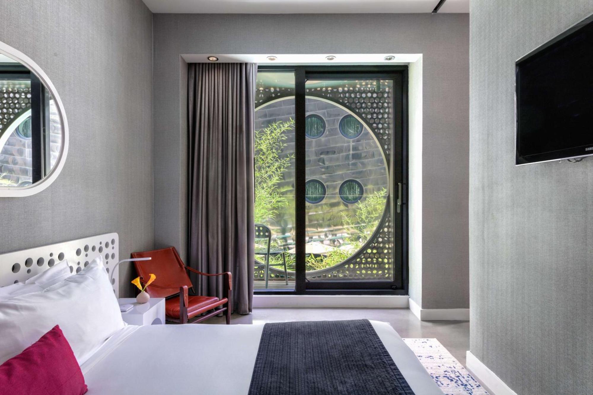 Platinum King Suite,1645662113:JPEG