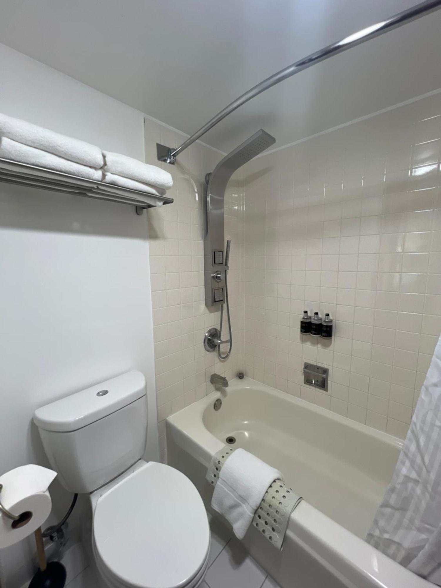 Deluxe Family Suite
