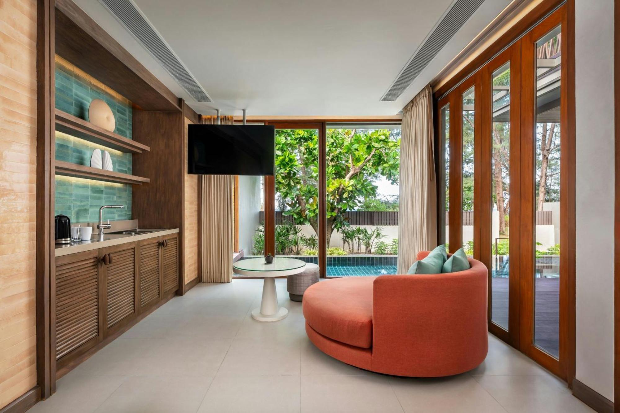 Oceanfront Three-Bedroom Villa with Private Pool (Newly Renovated)
