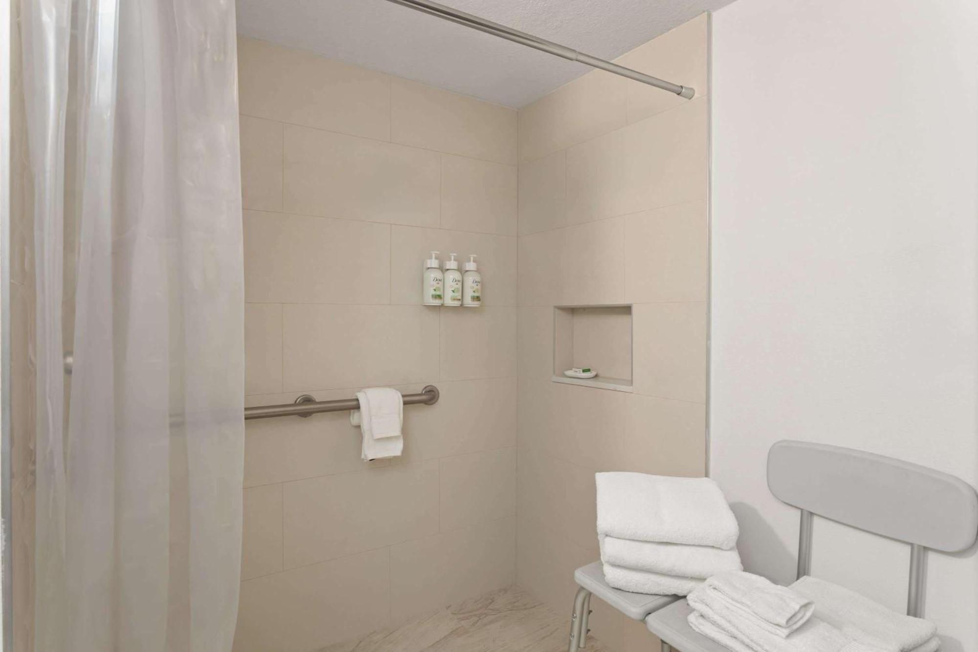 Queen Room with Roll-In Shower - Mobility Accessible/Non-Smoking,1657151338:JPEG