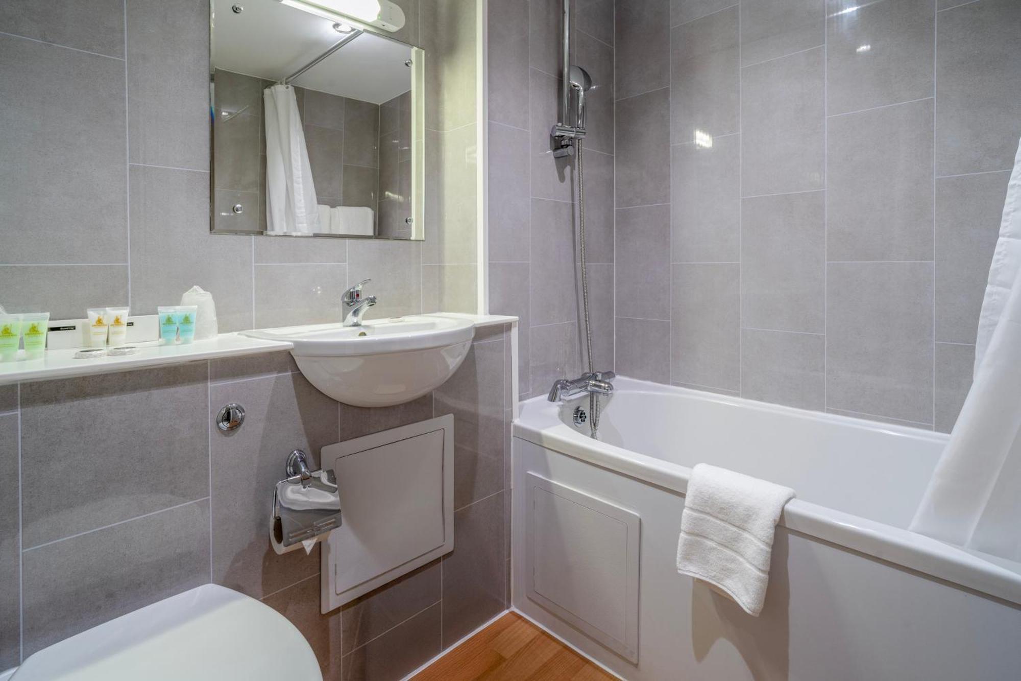 Standard Twin Room without Window