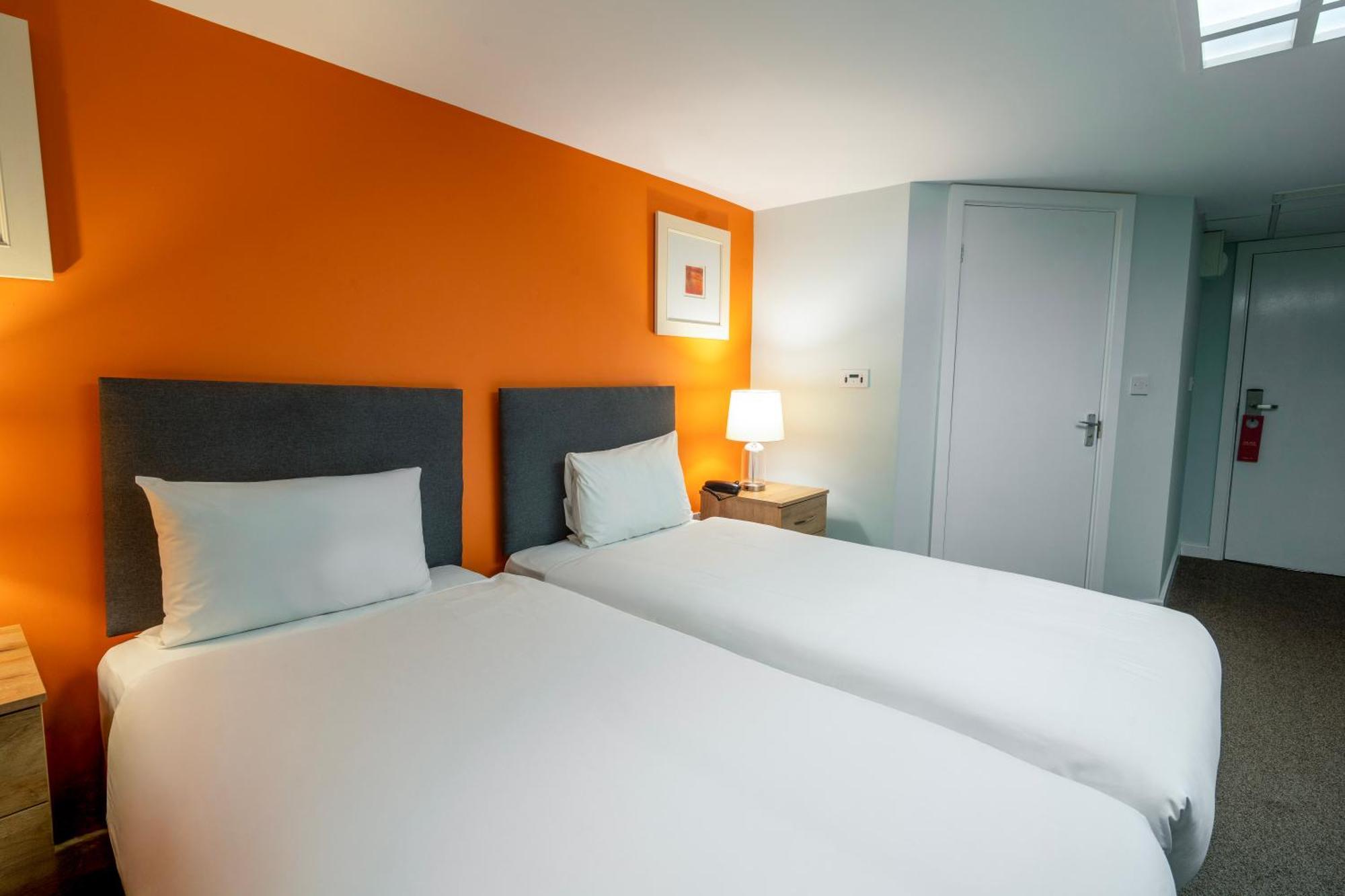Standard Twin Room without Window
