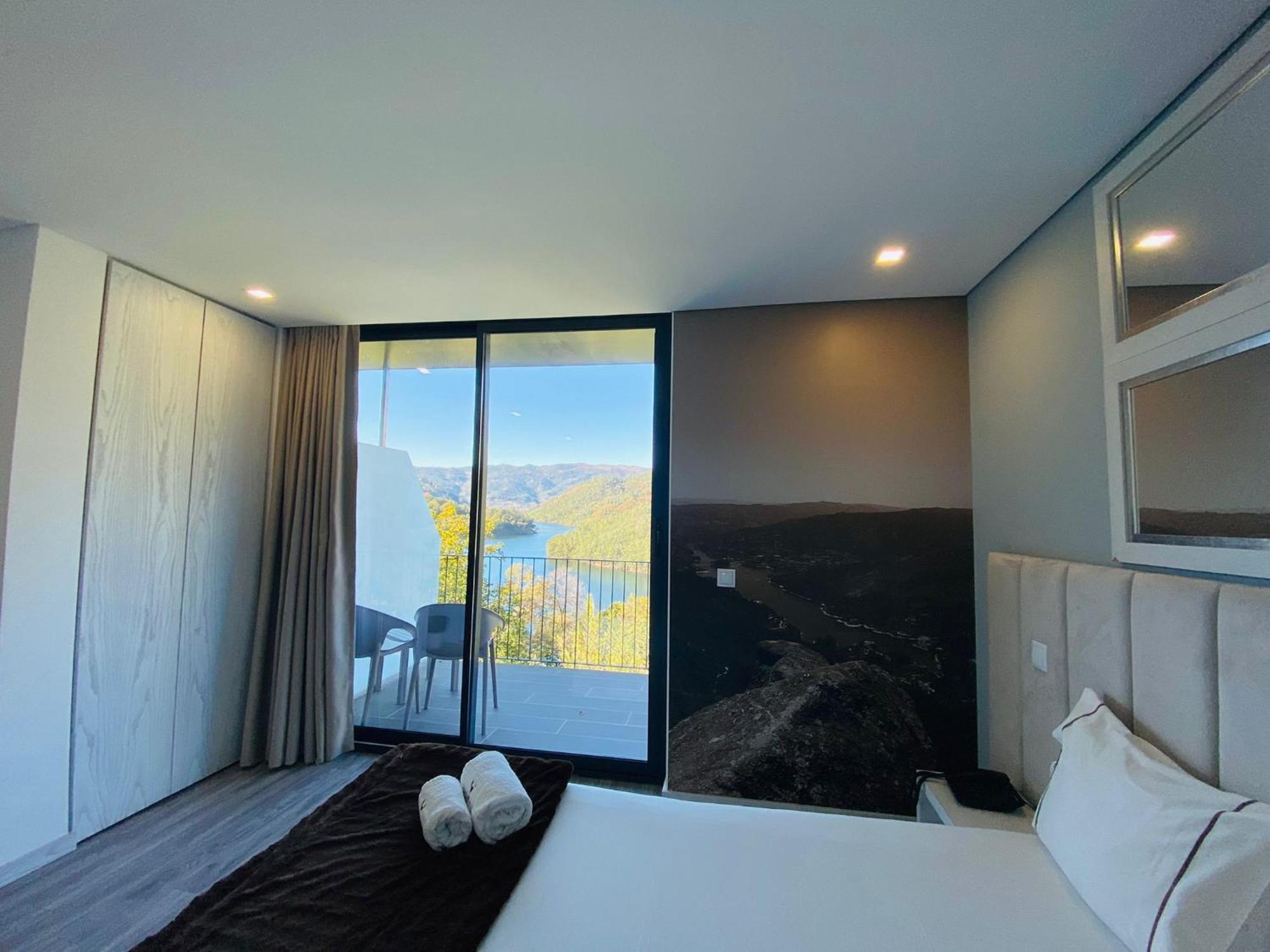 Quarto Duplo com Vista Montanha