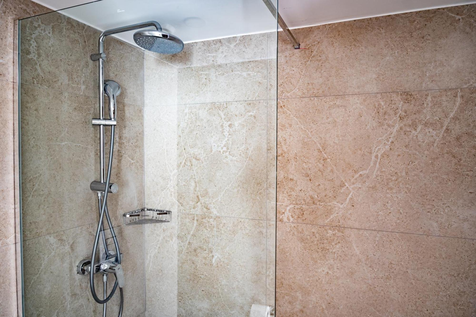 Deluxe Suite with Sea View,1666676897:JPEG