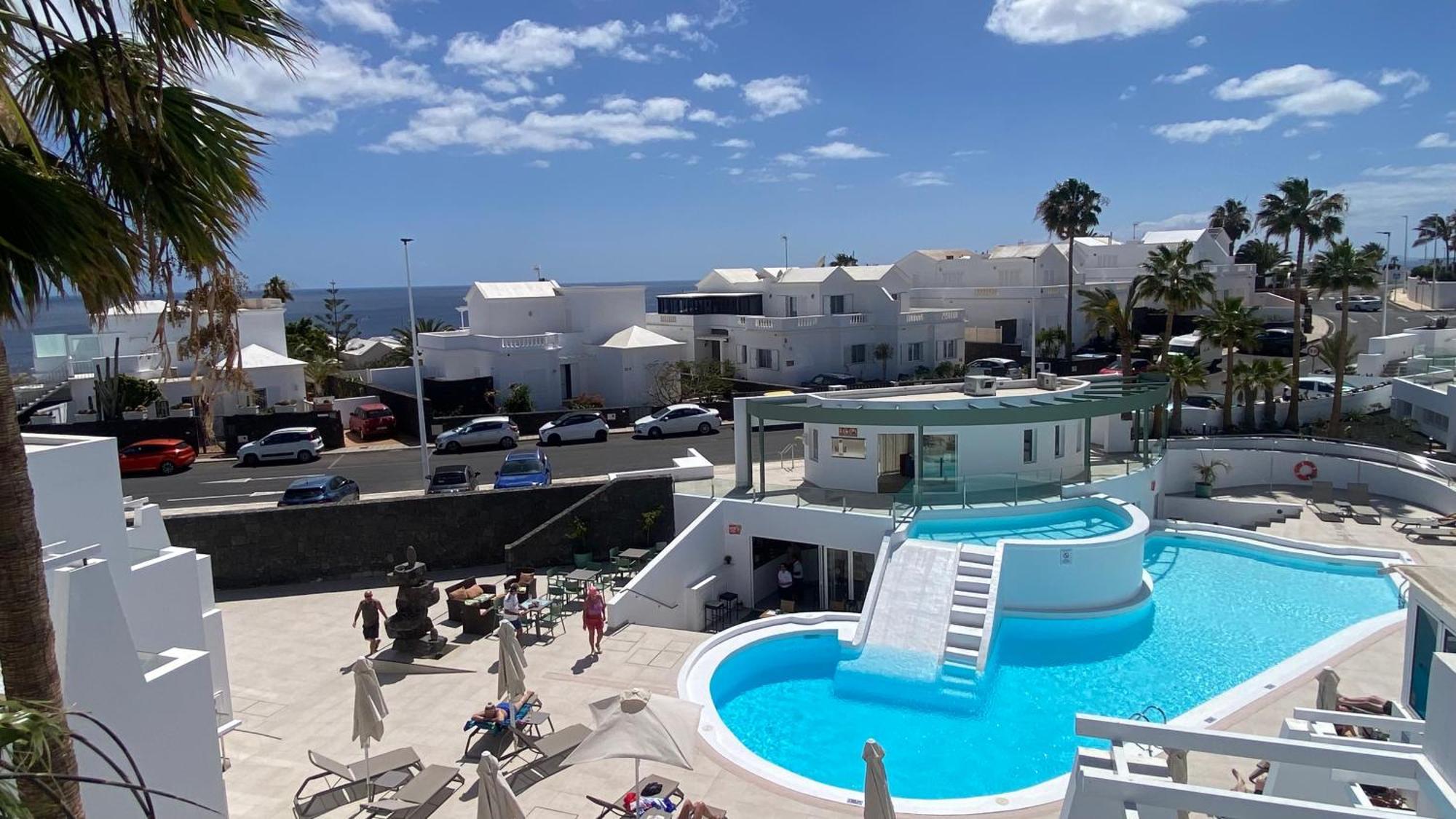 Studio Pool View