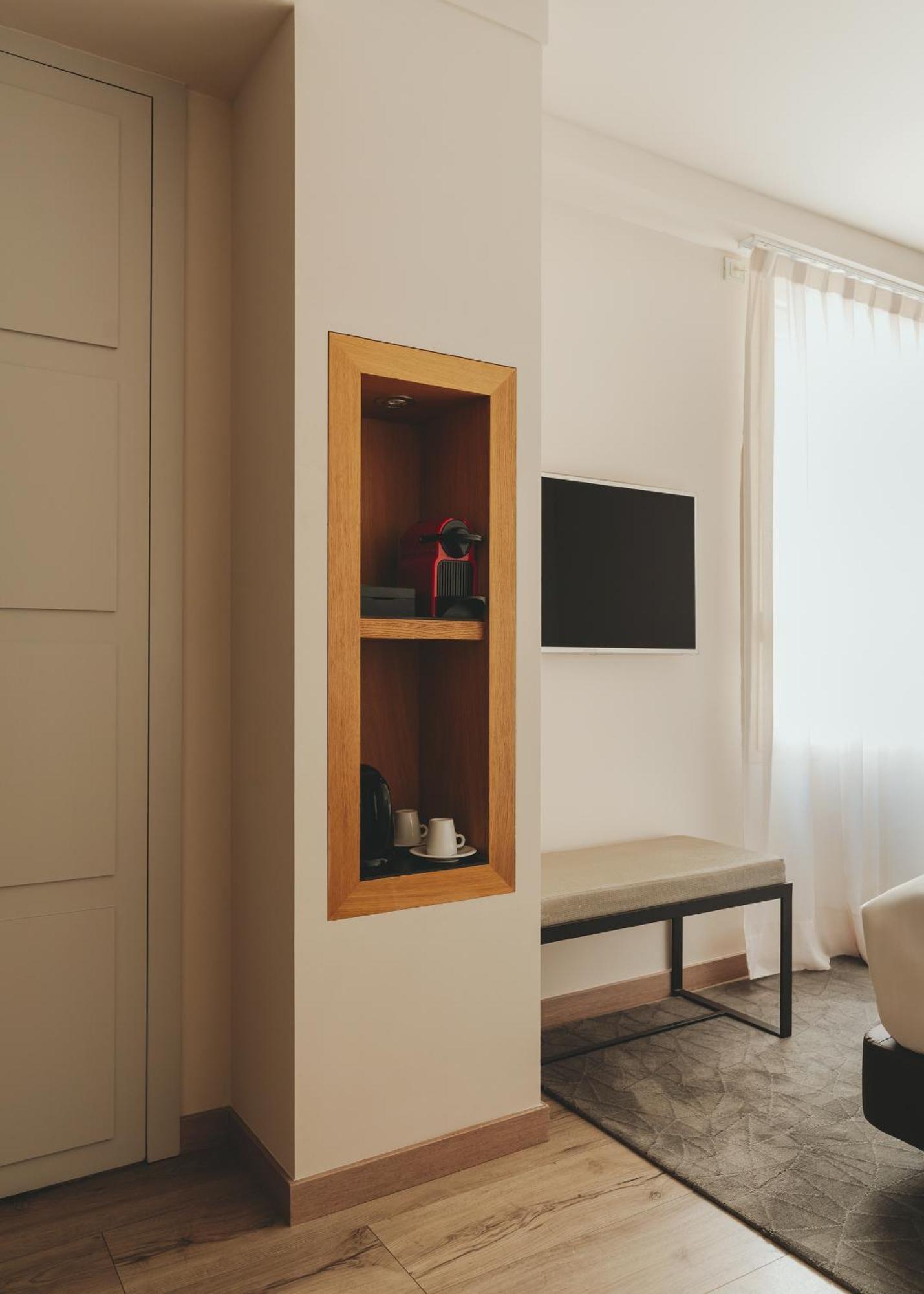 Deluxe Room,1669813760:JPEG