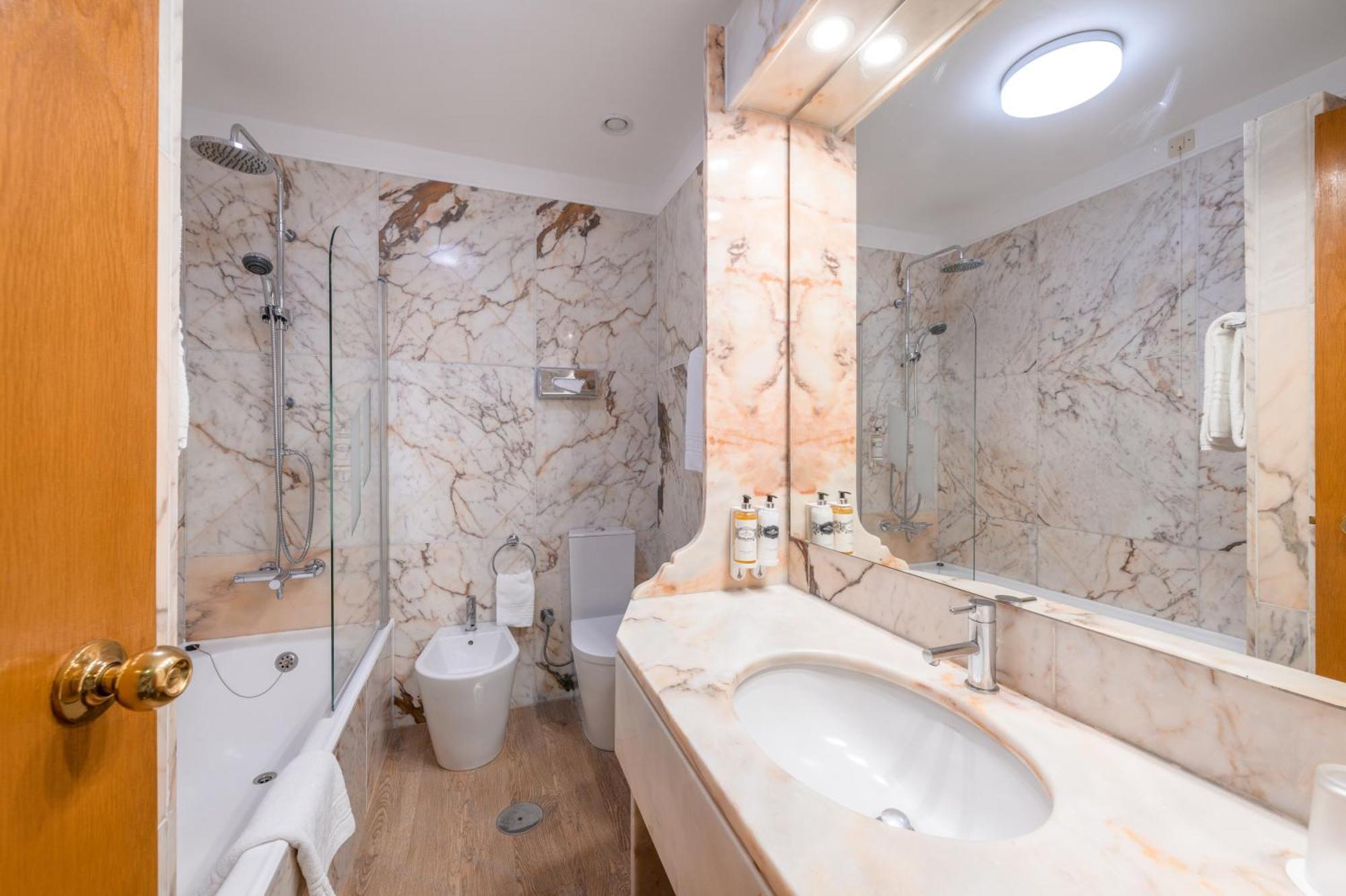 Classic Double or Twin Room