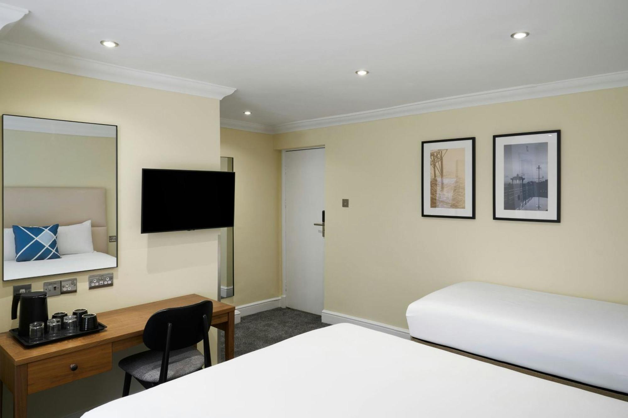 Chambre Triple avec Lit Double et Simple