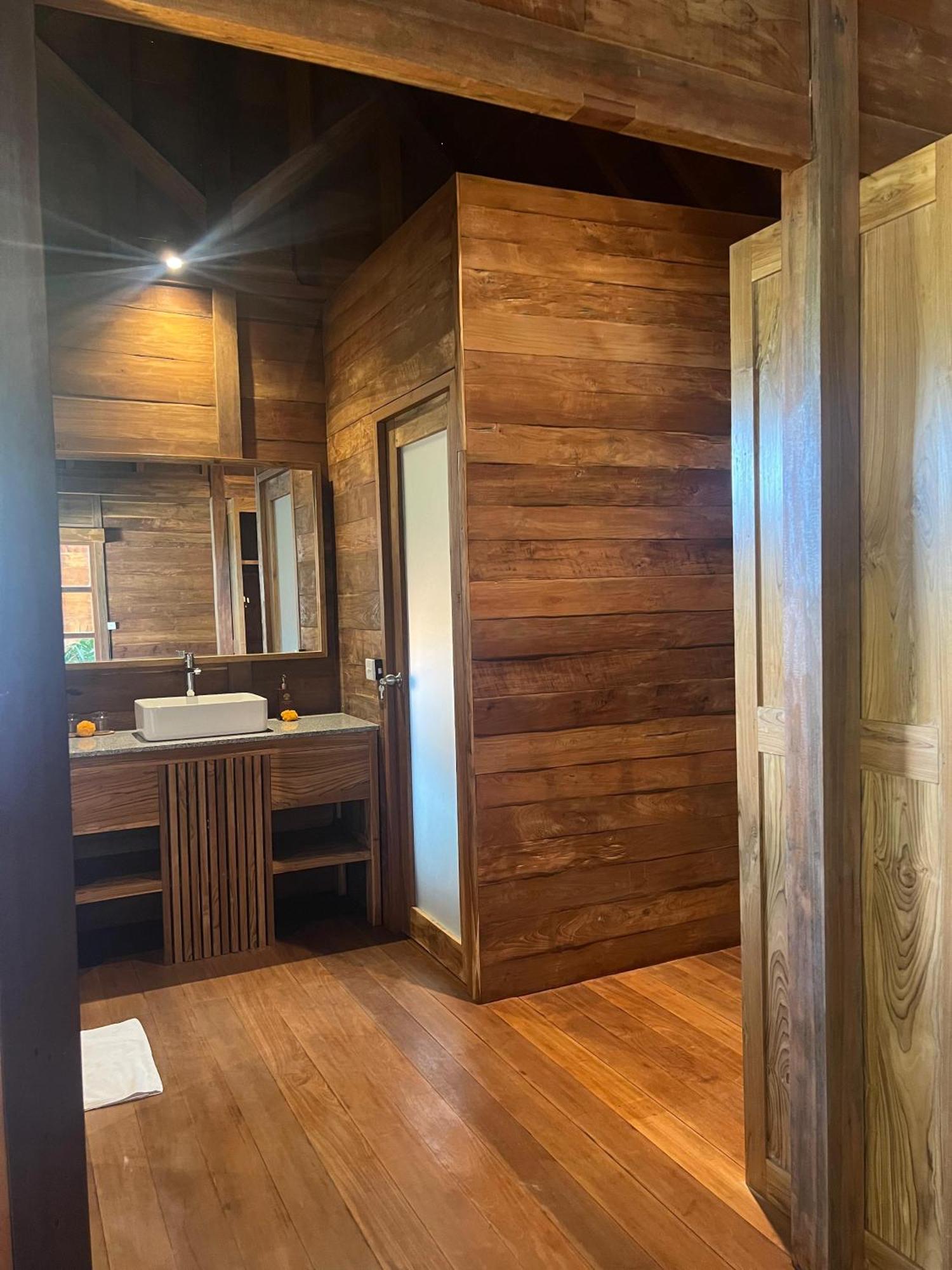 Wooden One-Bedroom Villa Private Pool