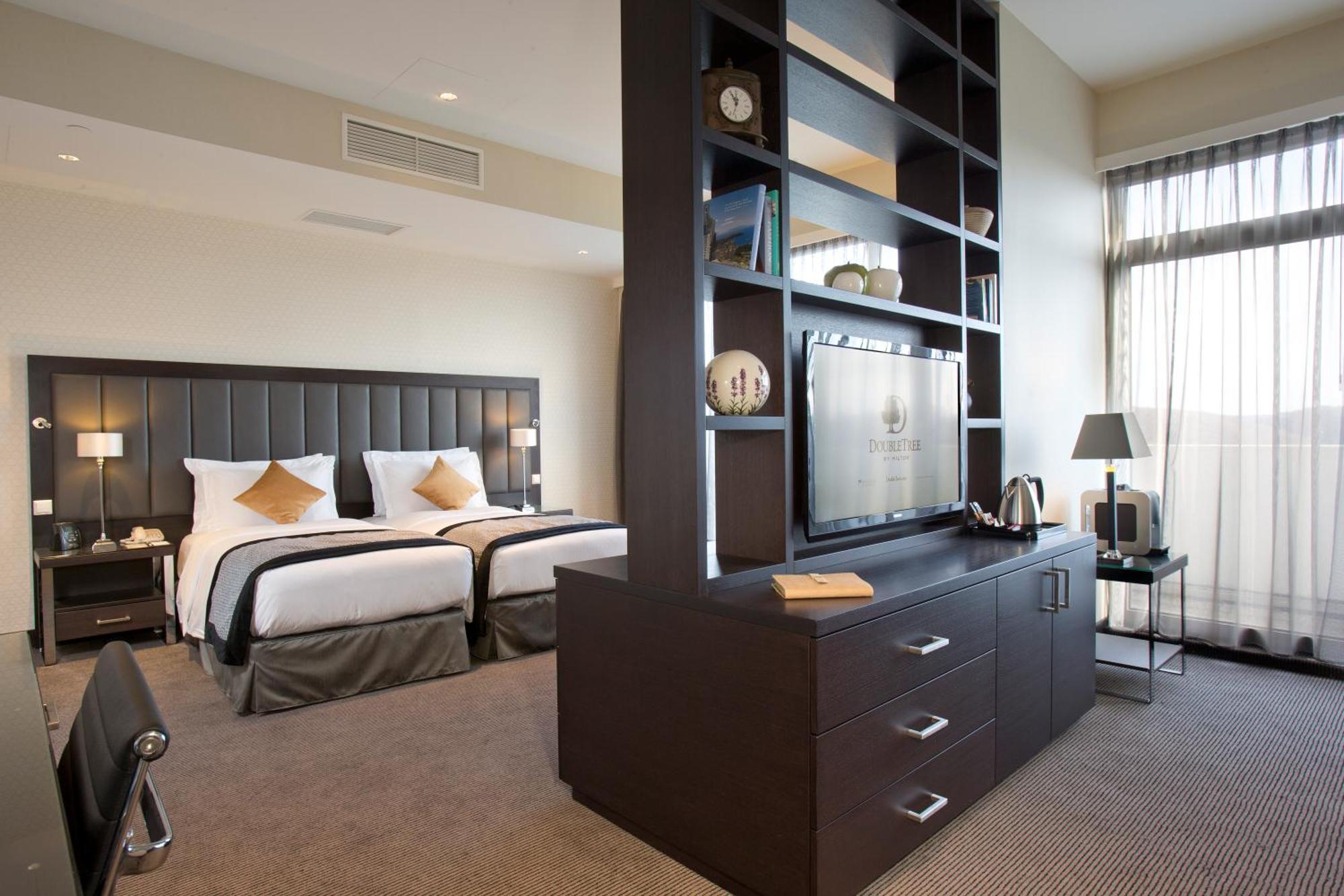 Deluxe Suite,1548331573:JPEG