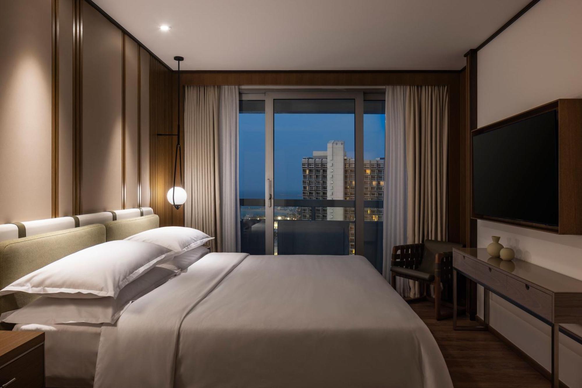 Mediterranean Suite One-Bedroom King Suite Sea View