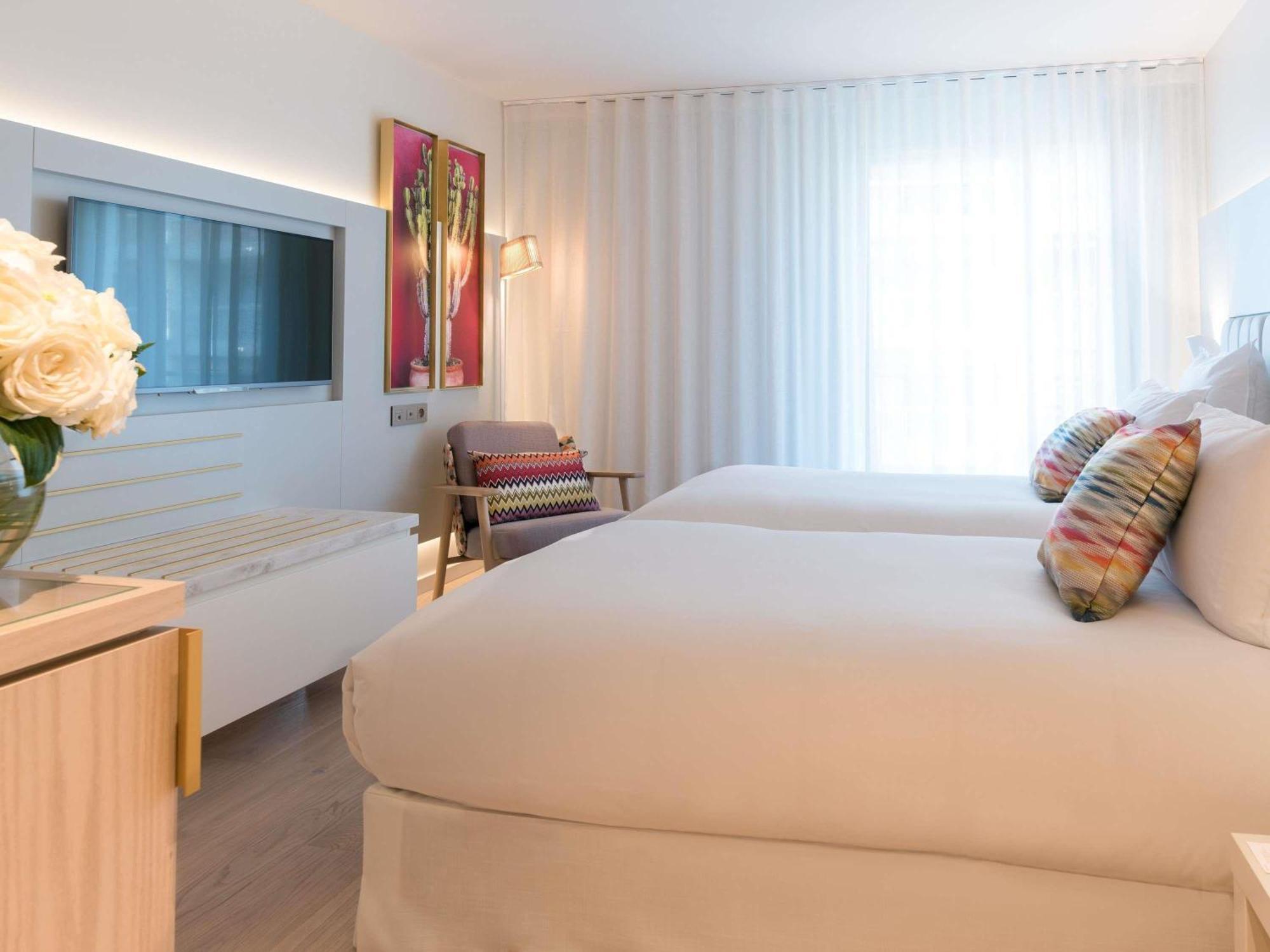 Deluxe Twin Room with Balcony,1716978199:JPEG