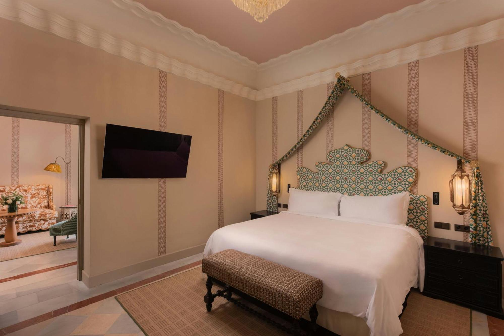 Deluxe King Suite