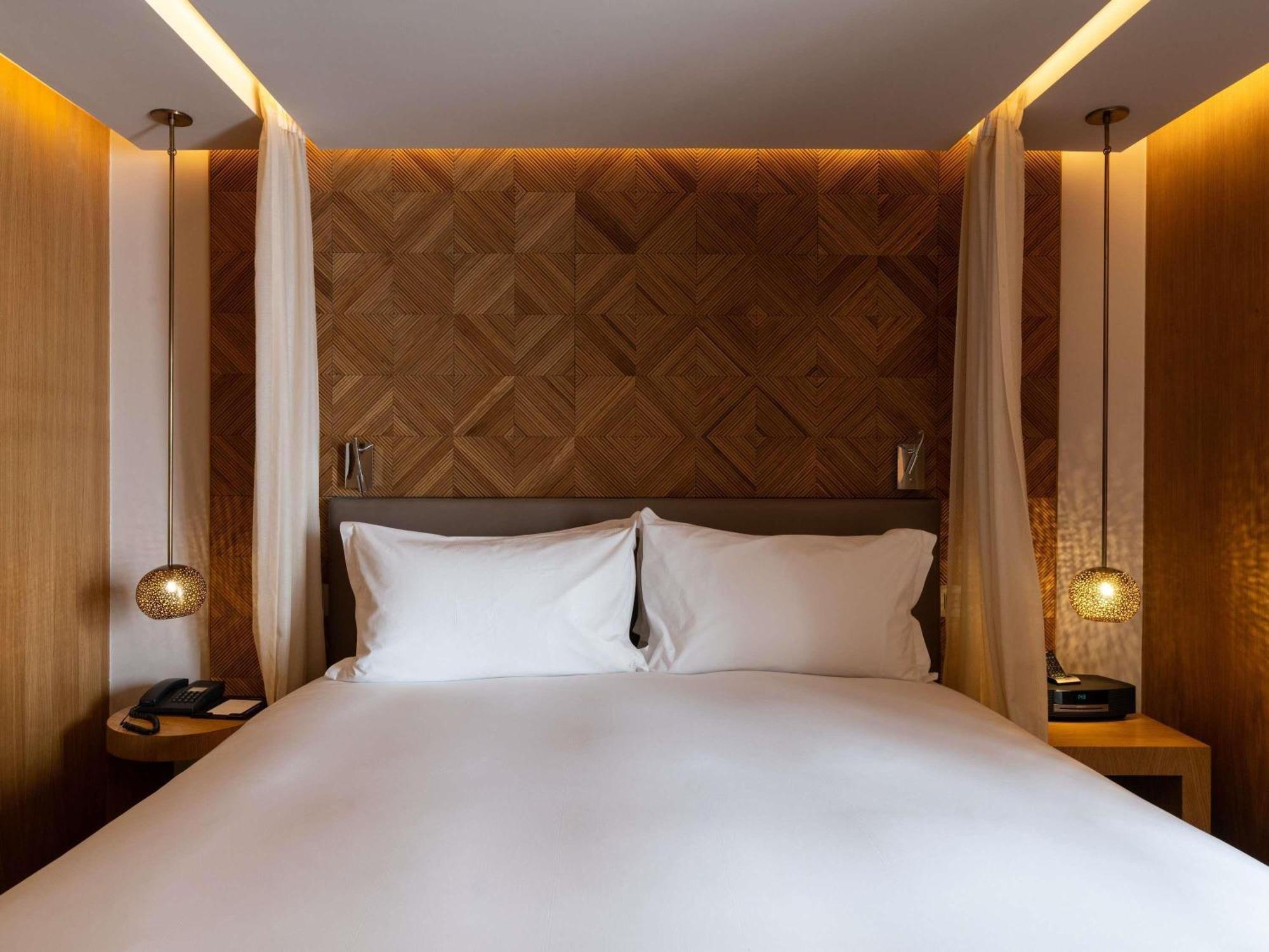 Contemporary Junior King Suite with Balcony