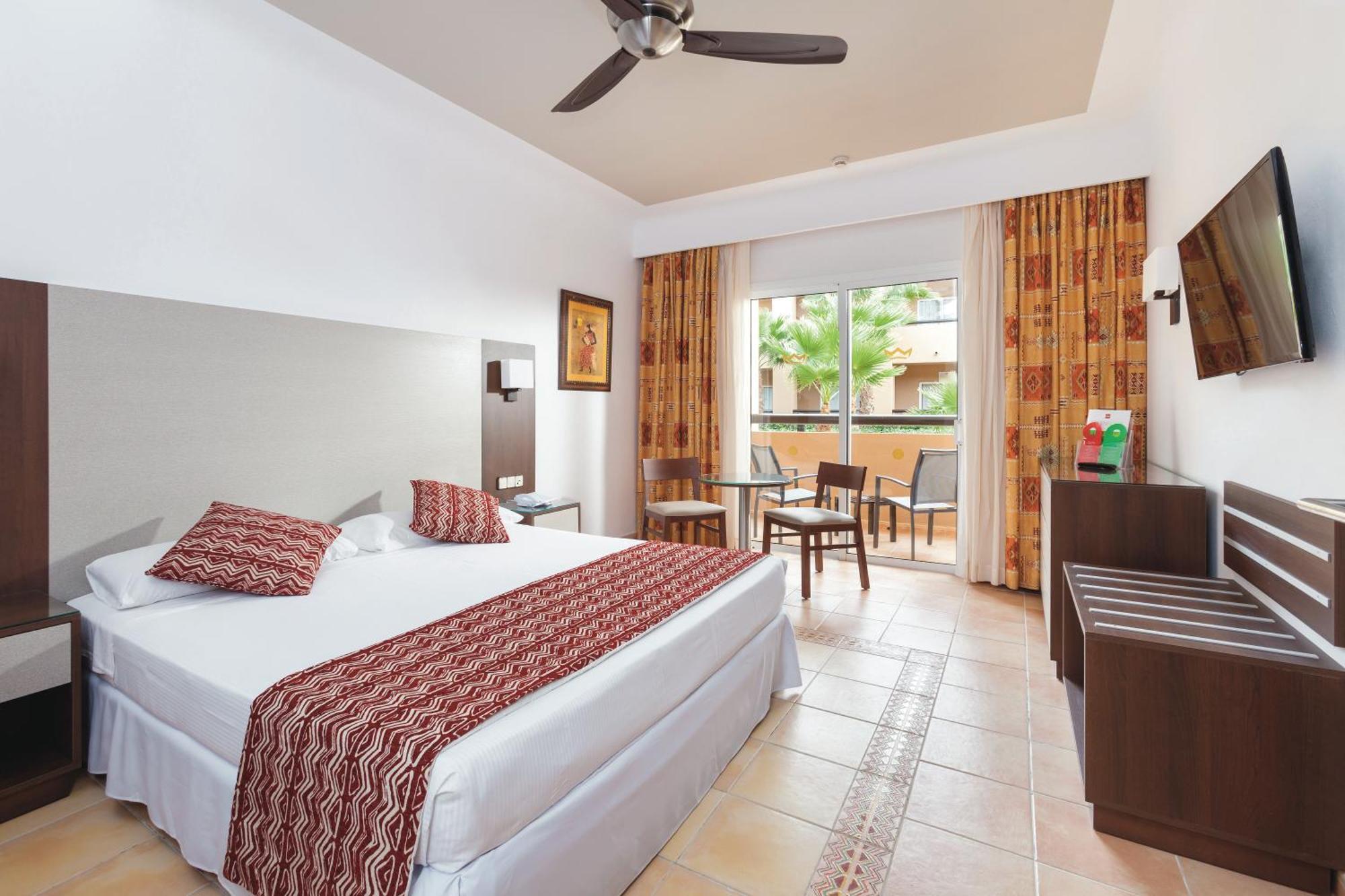 Quarto Triplo com Varanda