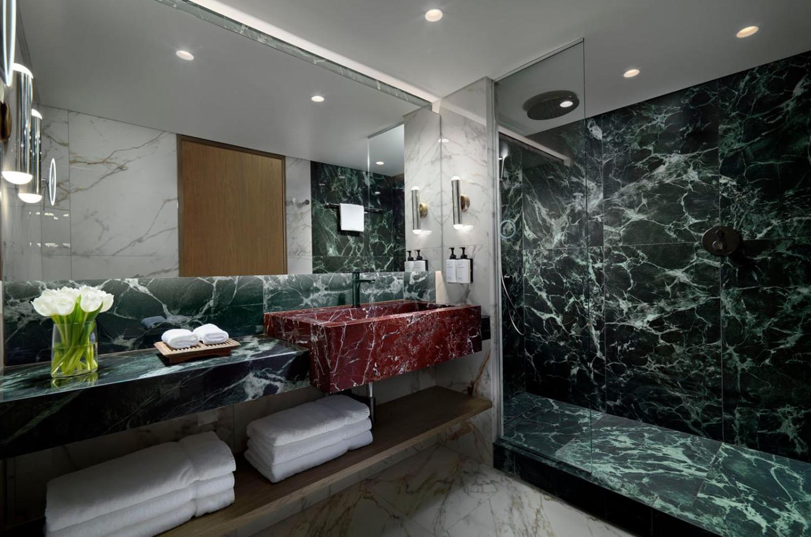 One Bedroom King Suite Club Access