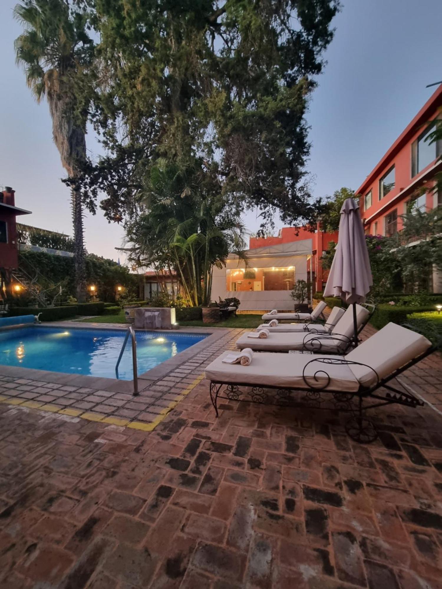 Suite Pool View