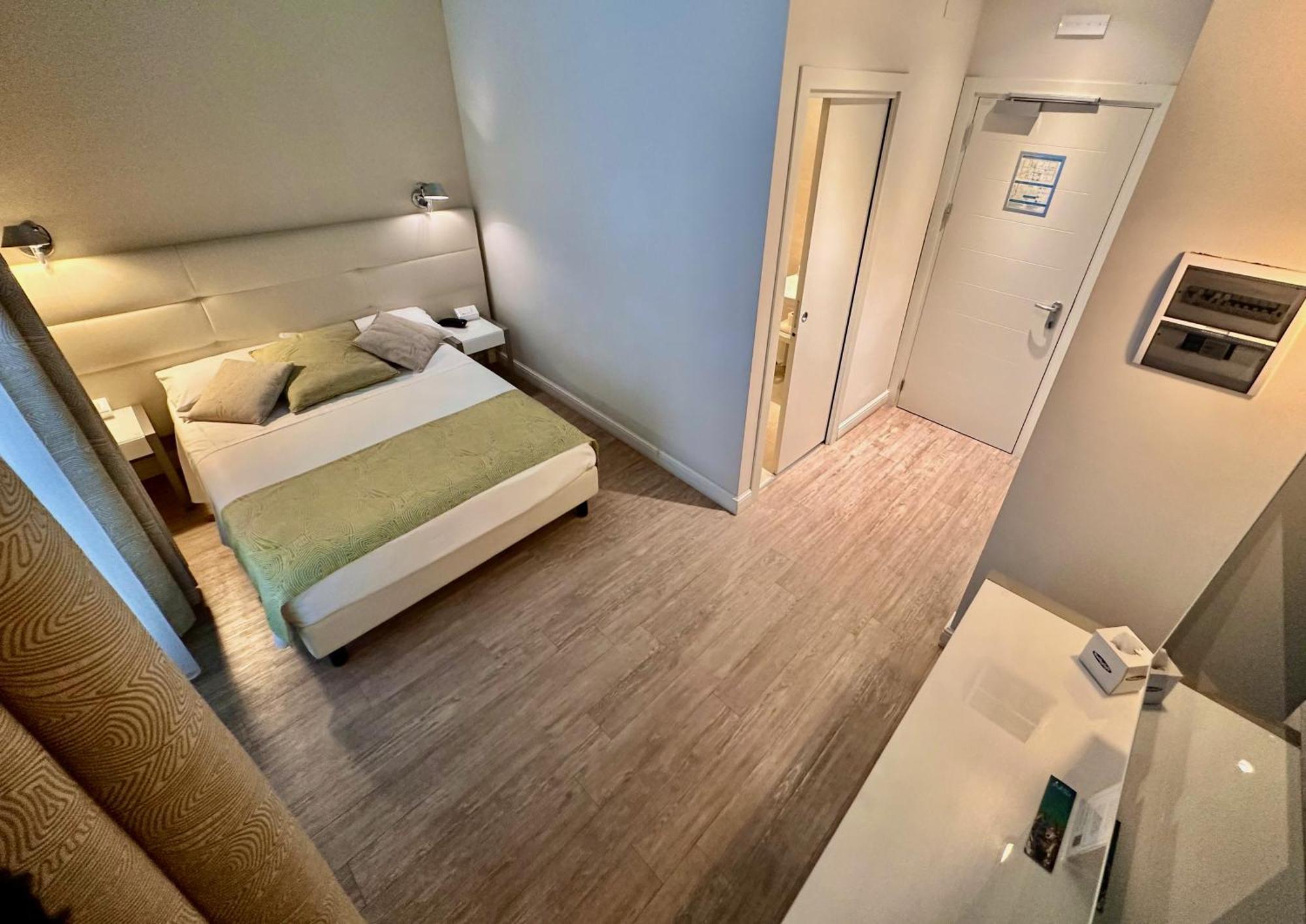 Kamer met Queensize Bed - Geschikt voor Gasten met een Lichamelijke Beperking