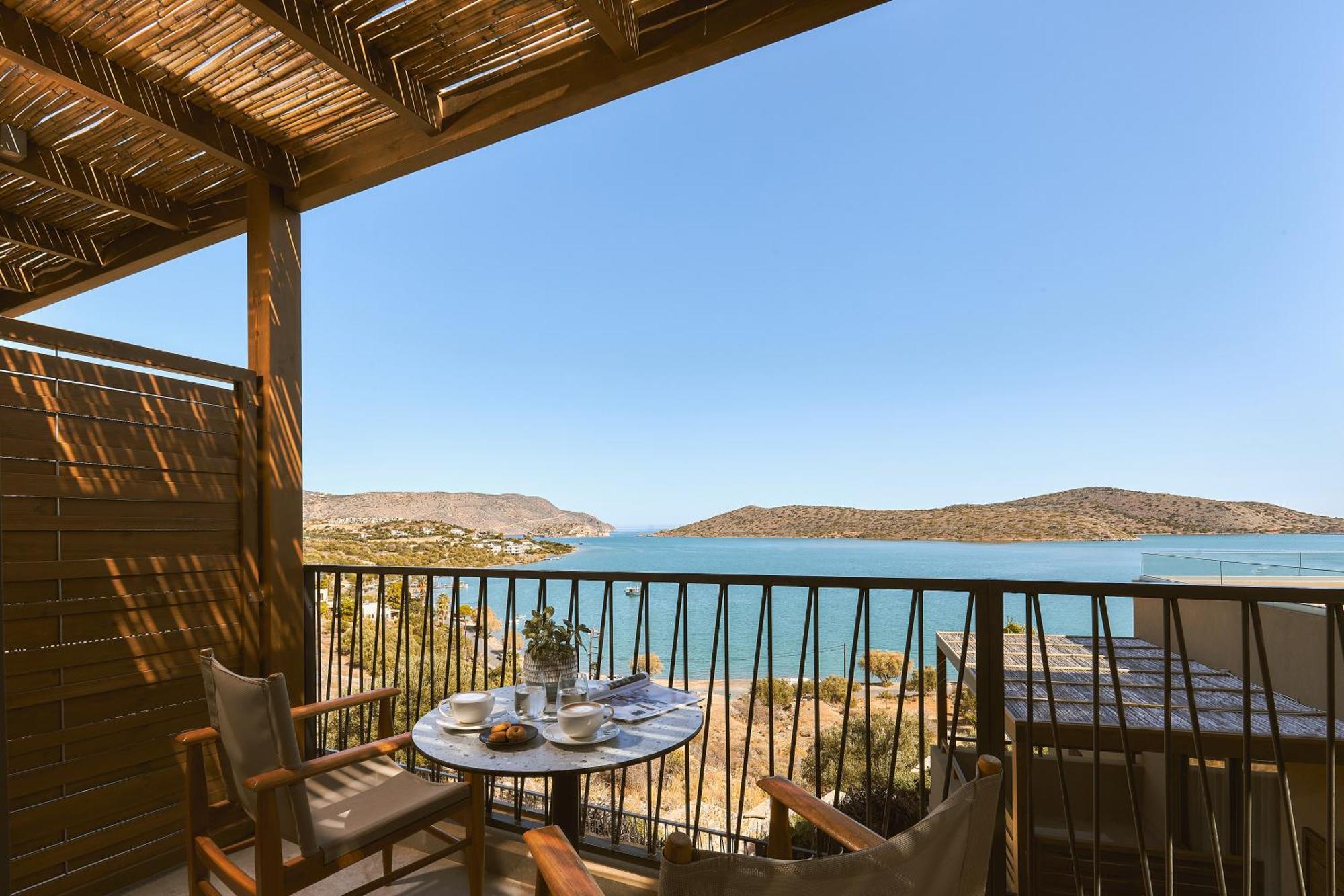 Maisonette with Plunge Pool and Sea View