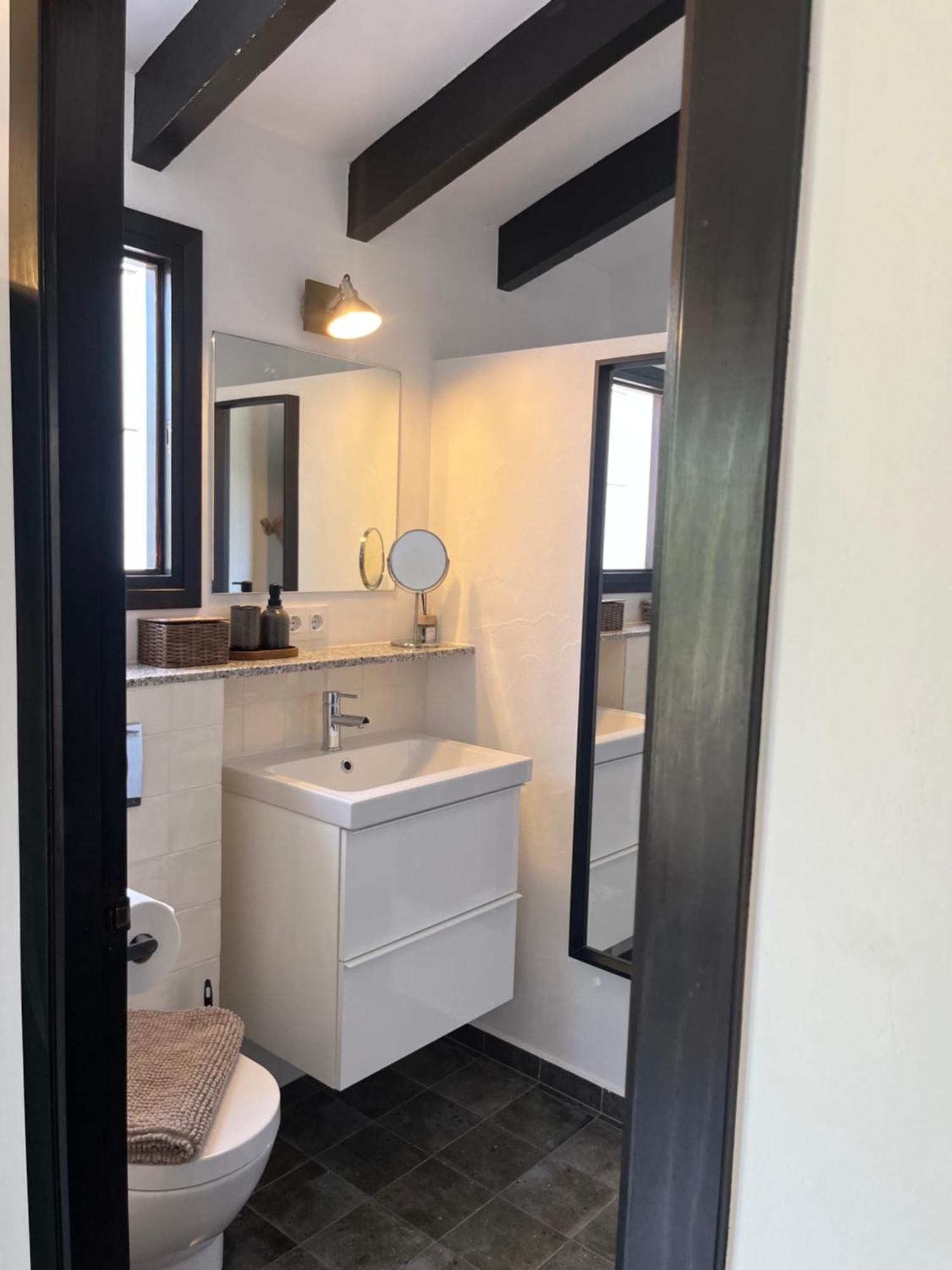 Twin Room Private Bathroom