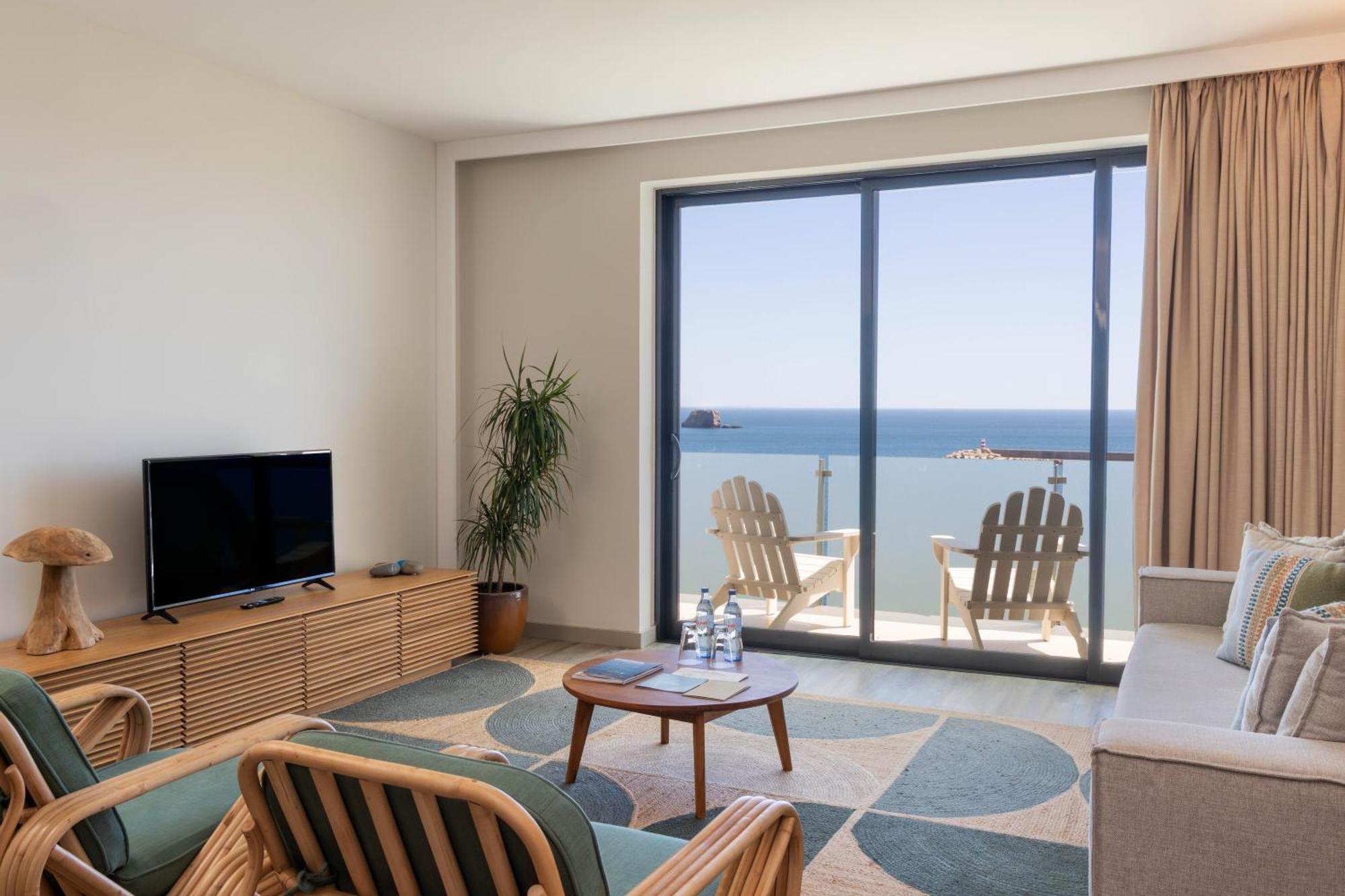 Suite com 2 Quartos e Vista Mar