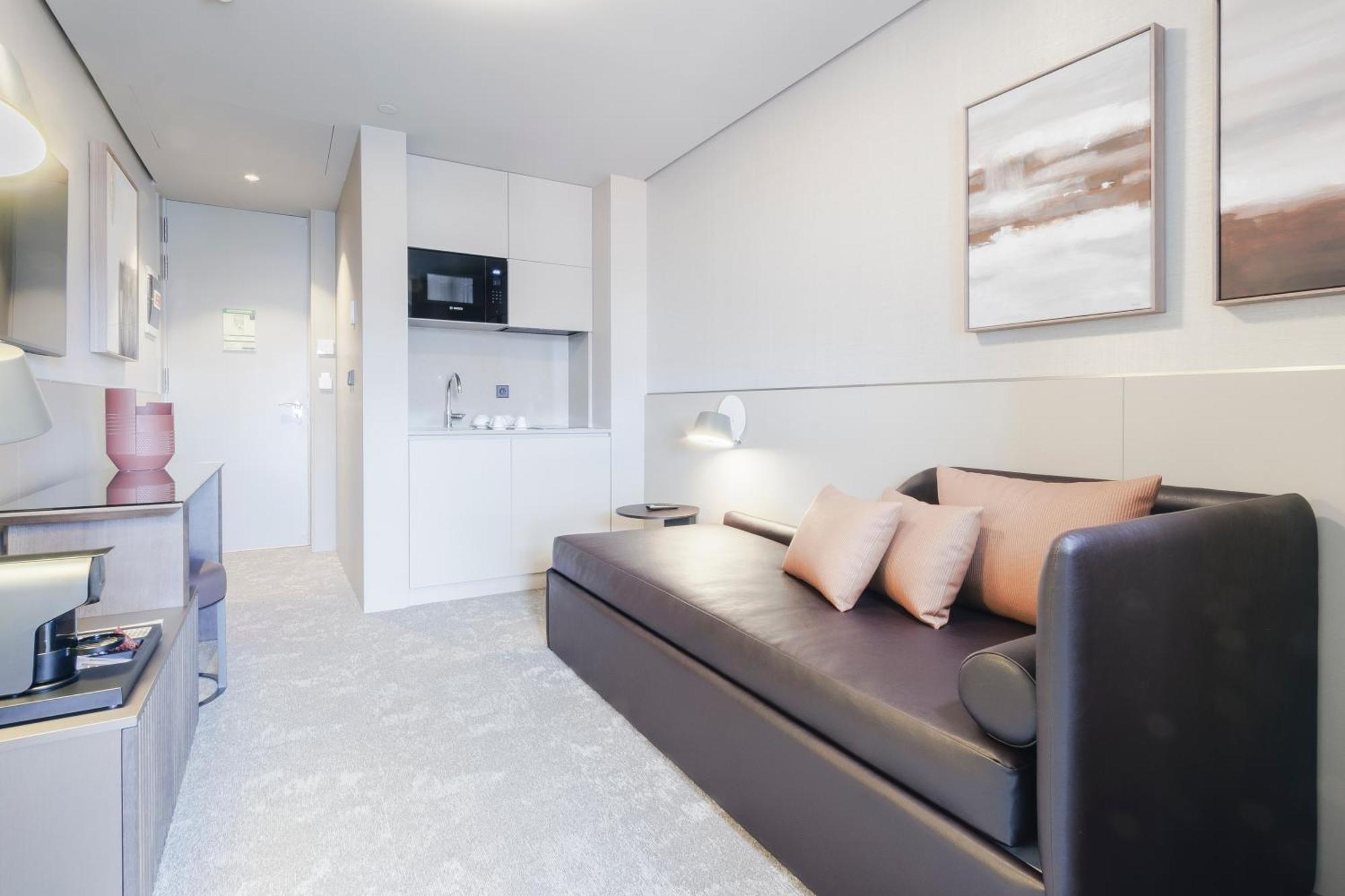 Duplex Suite Kitchenette