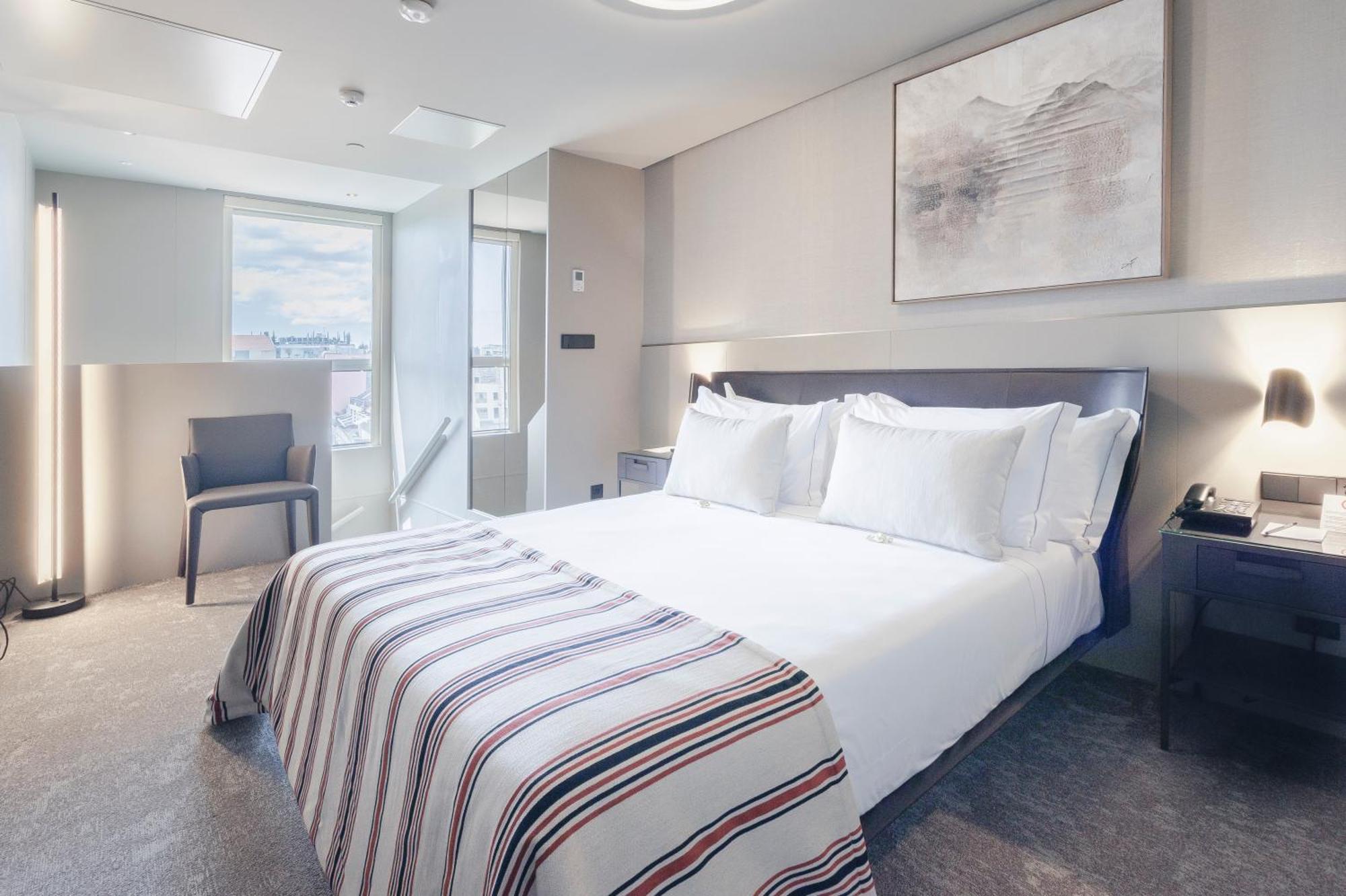 Duplex Suite Kitchenette