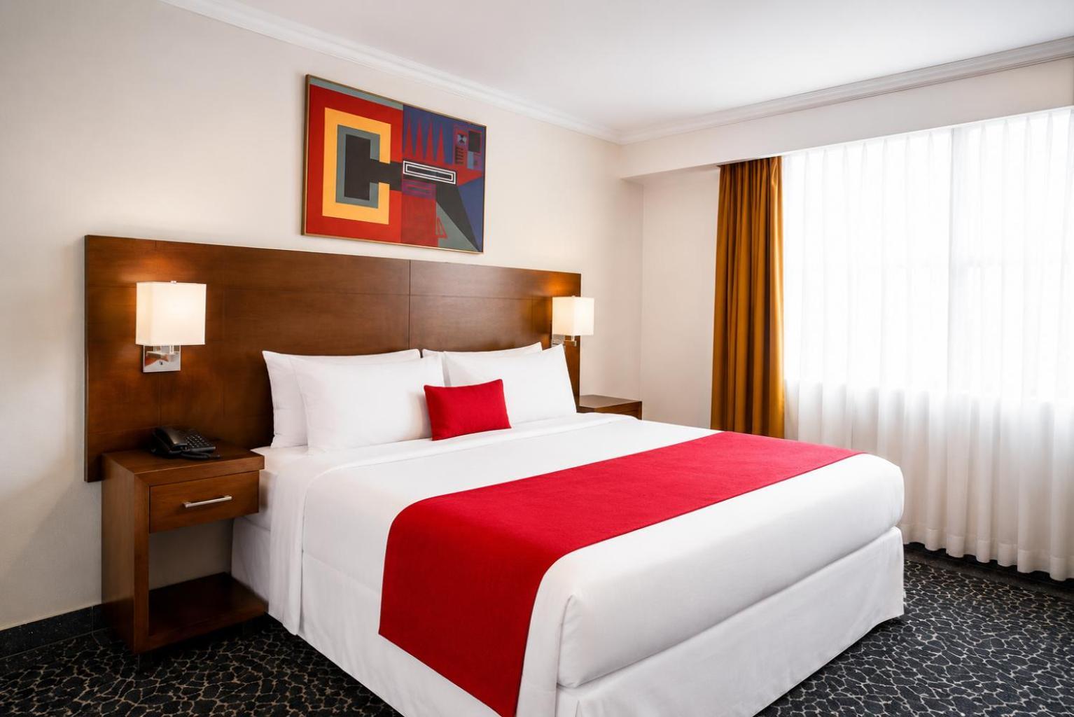 Superior King Room no view