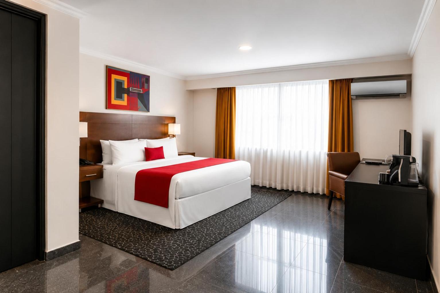 Superior King Room no view