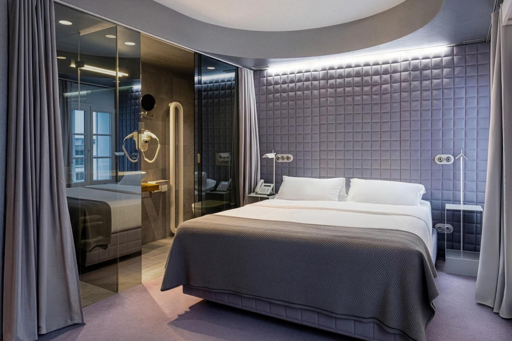 Deluxe Double Room with partial River View