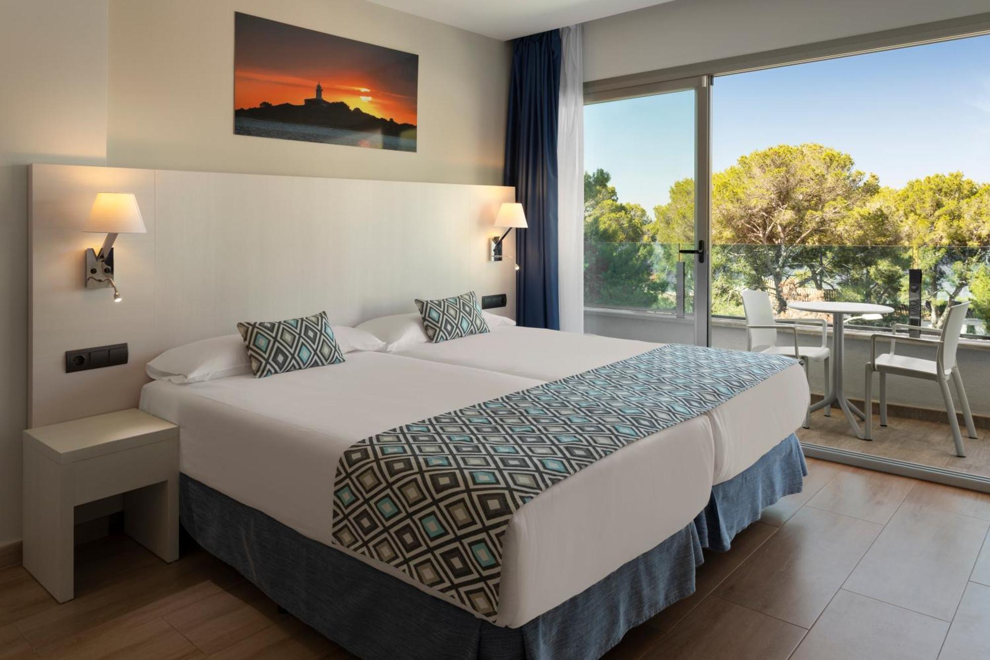 Habitación Superior con vistas laterales al mar