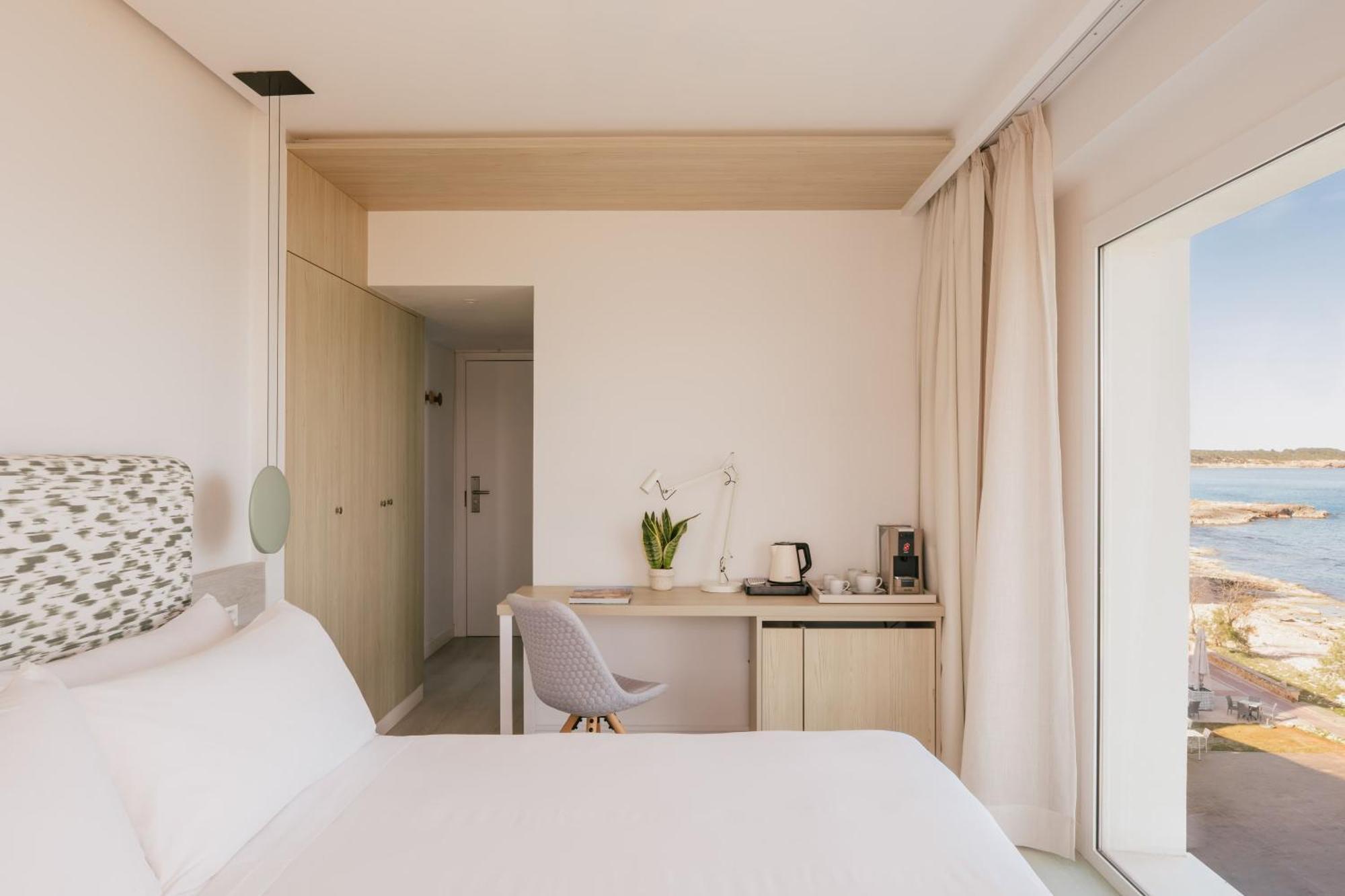 Superior Room Frontal Sea View