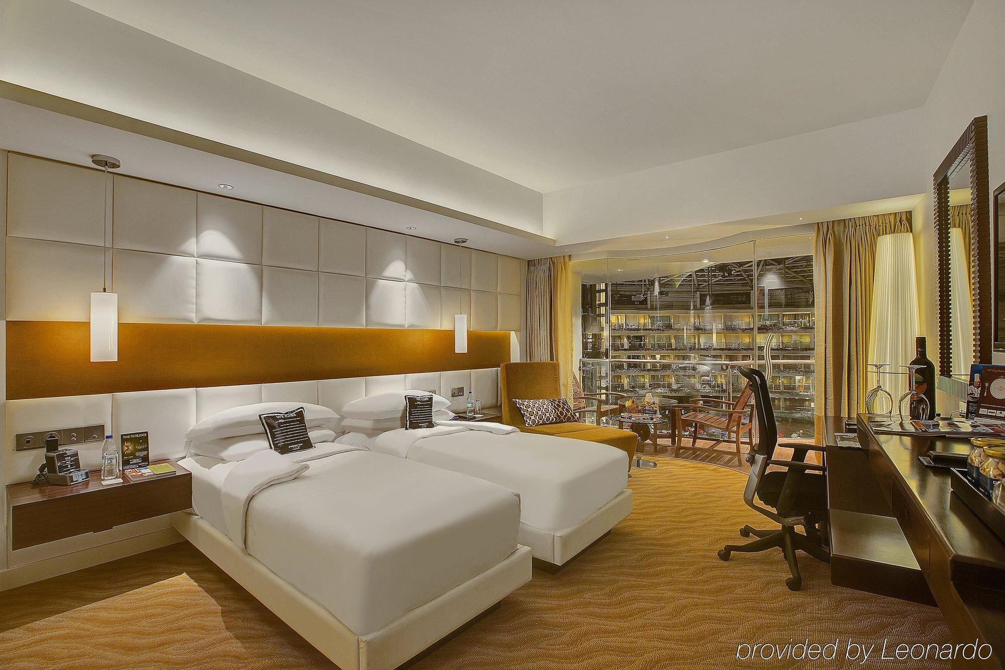 Earth Lagoon View Room with Private Balcony - Twin Bed
