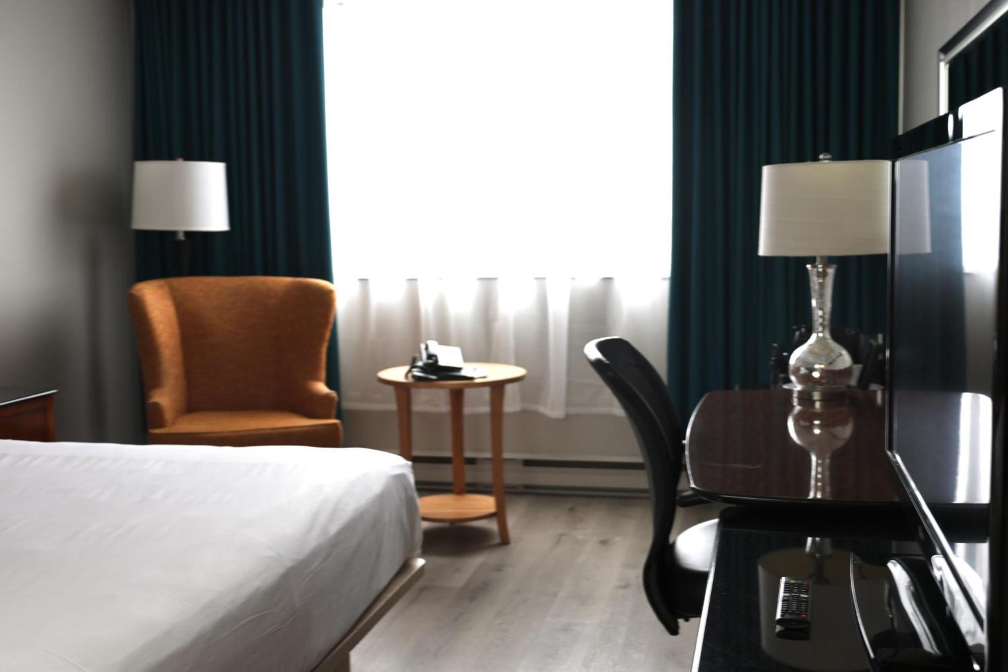 Distinction King Room