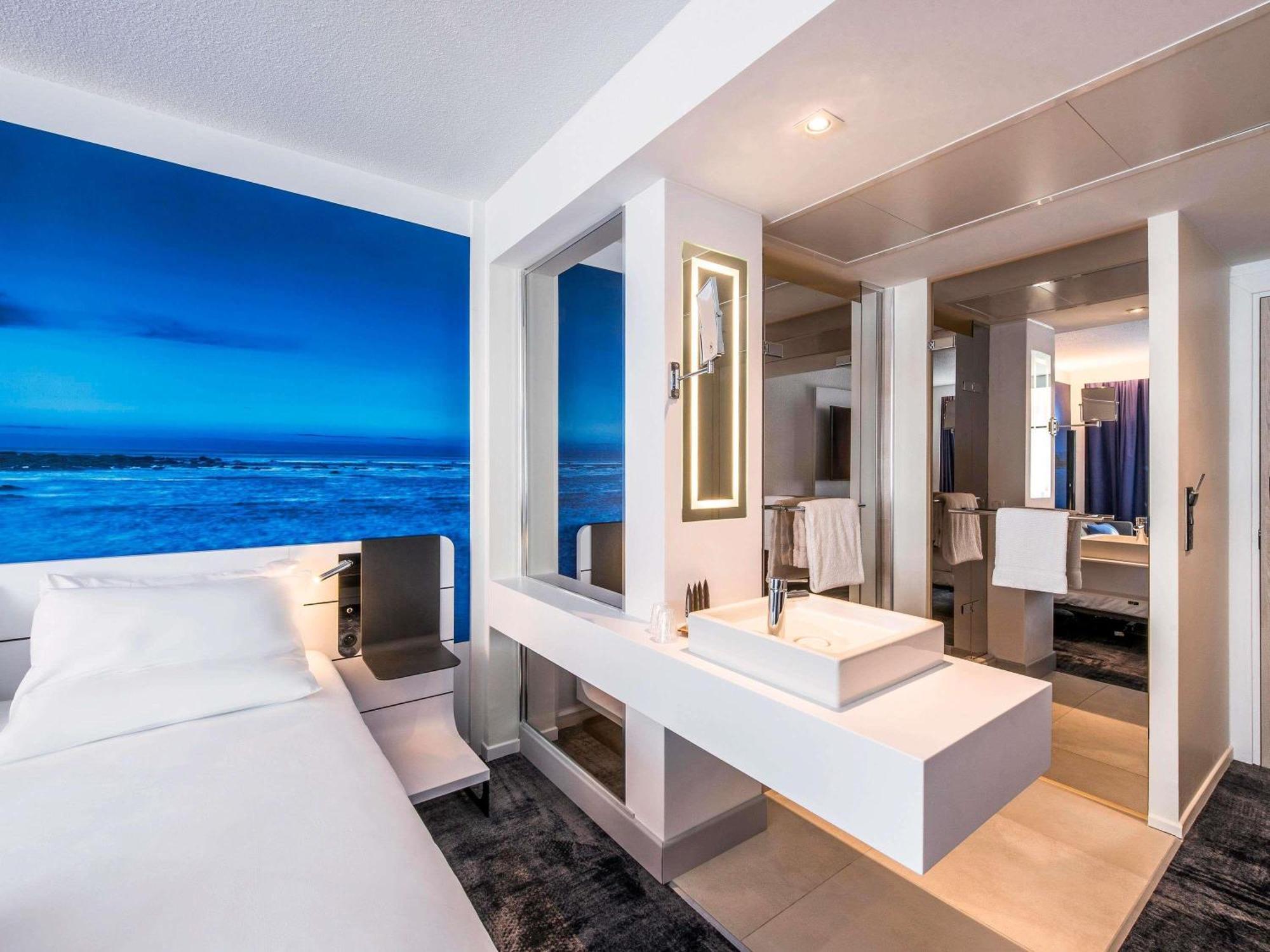 Executive Queen Room