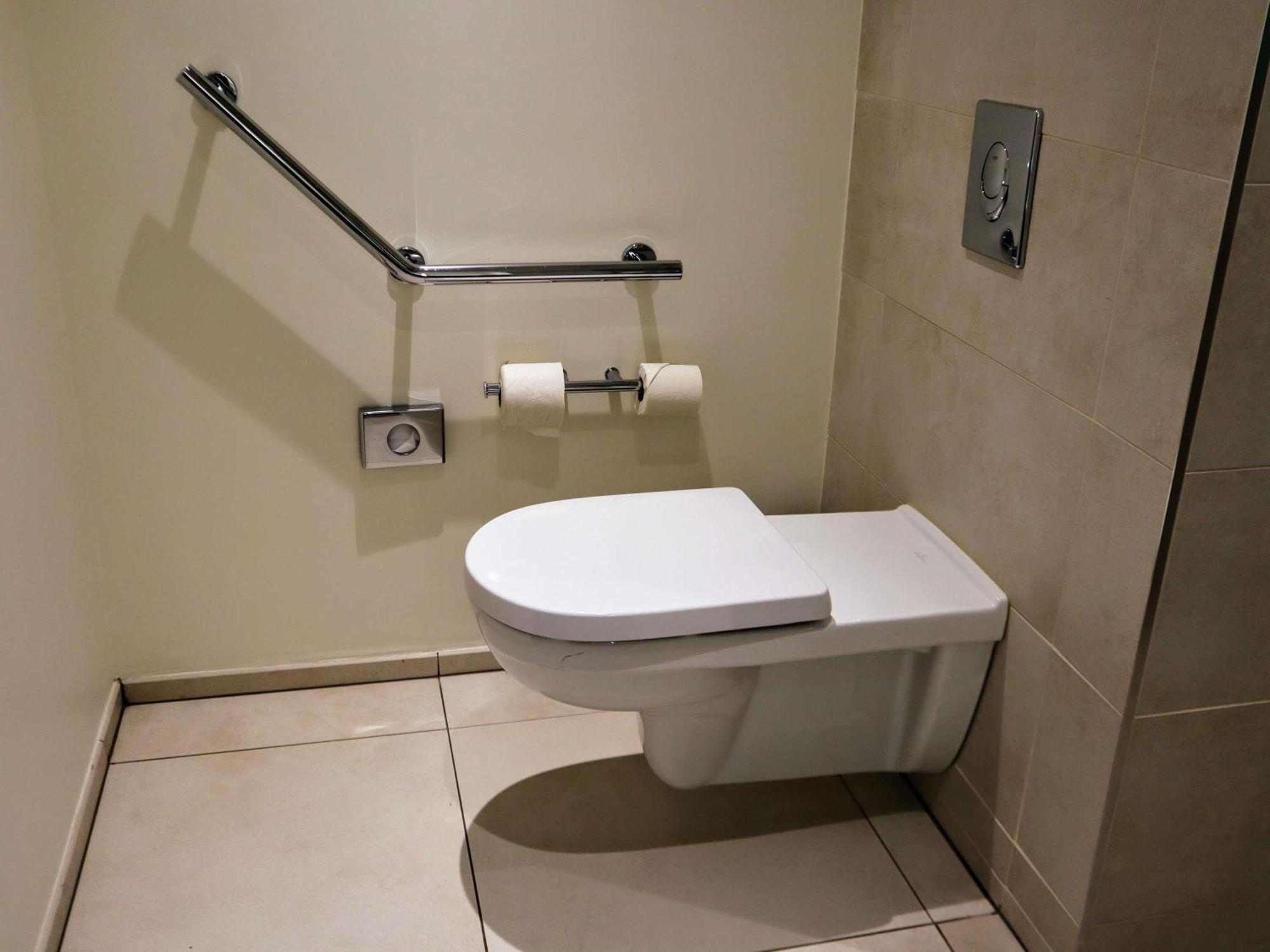 Superior Queen Room Disability Access
