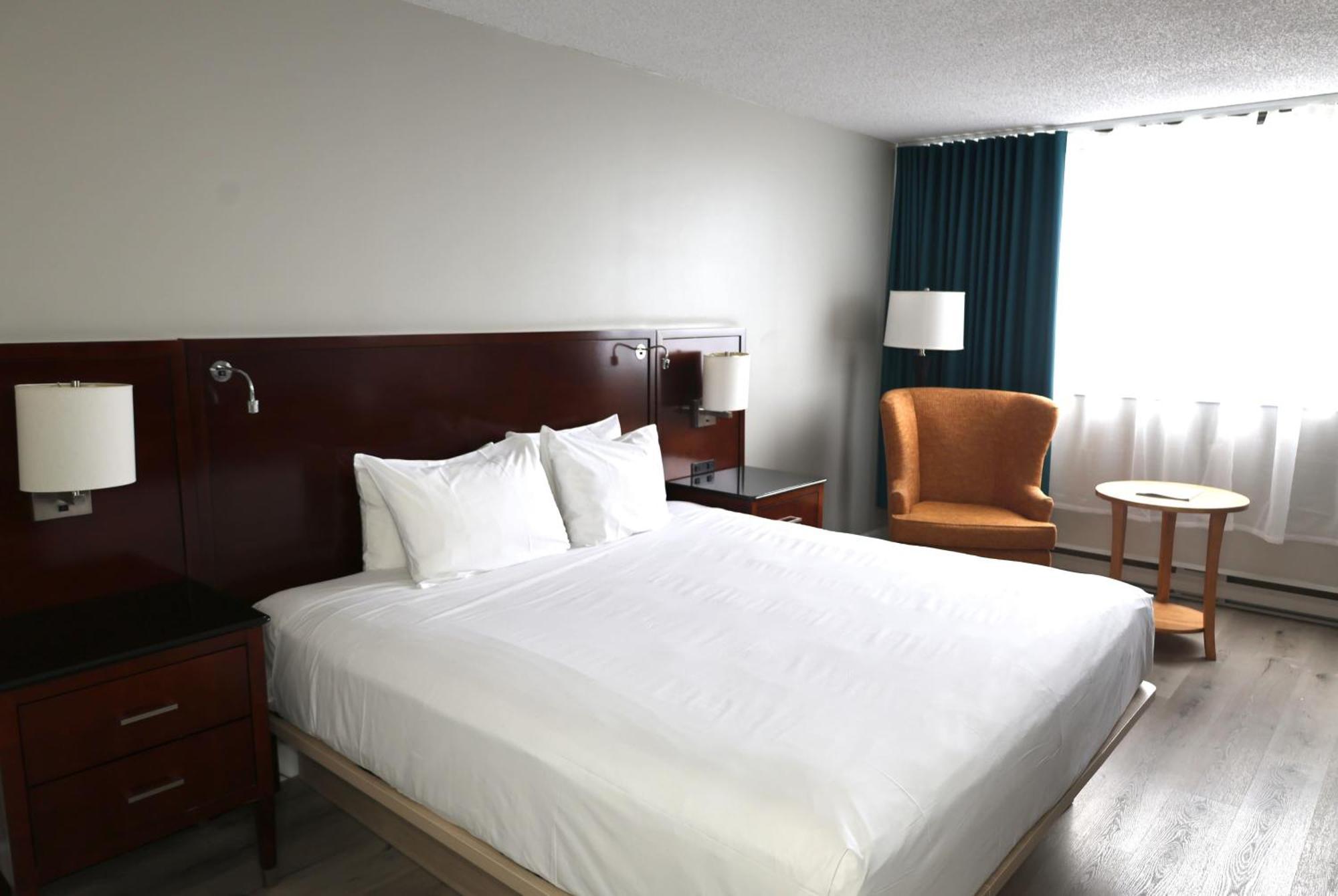 Classic King Room Mobility Accessible