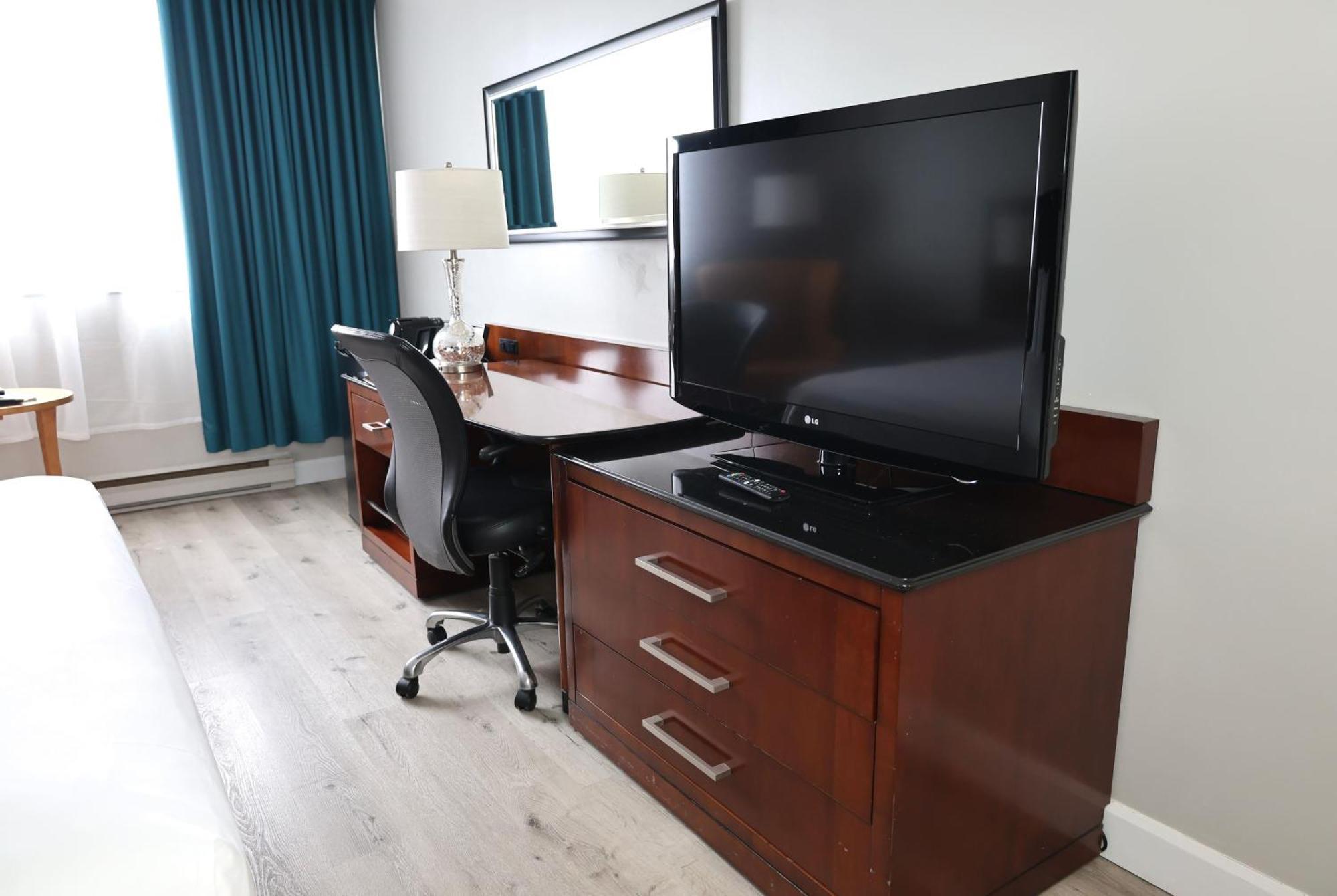 Classic King Room Mobility Accessible