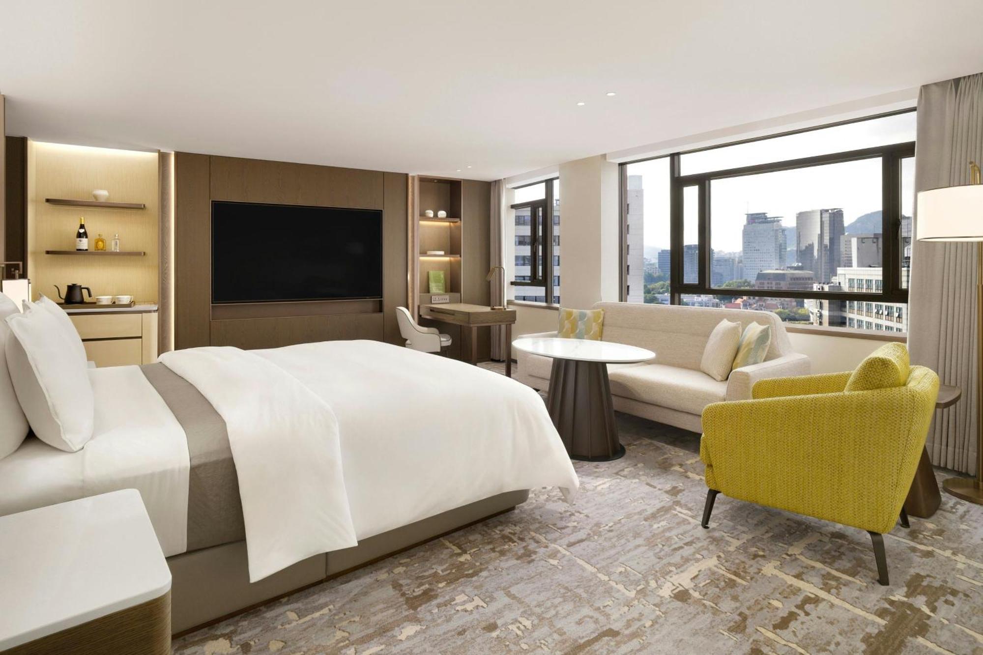 Junior Suite King Room