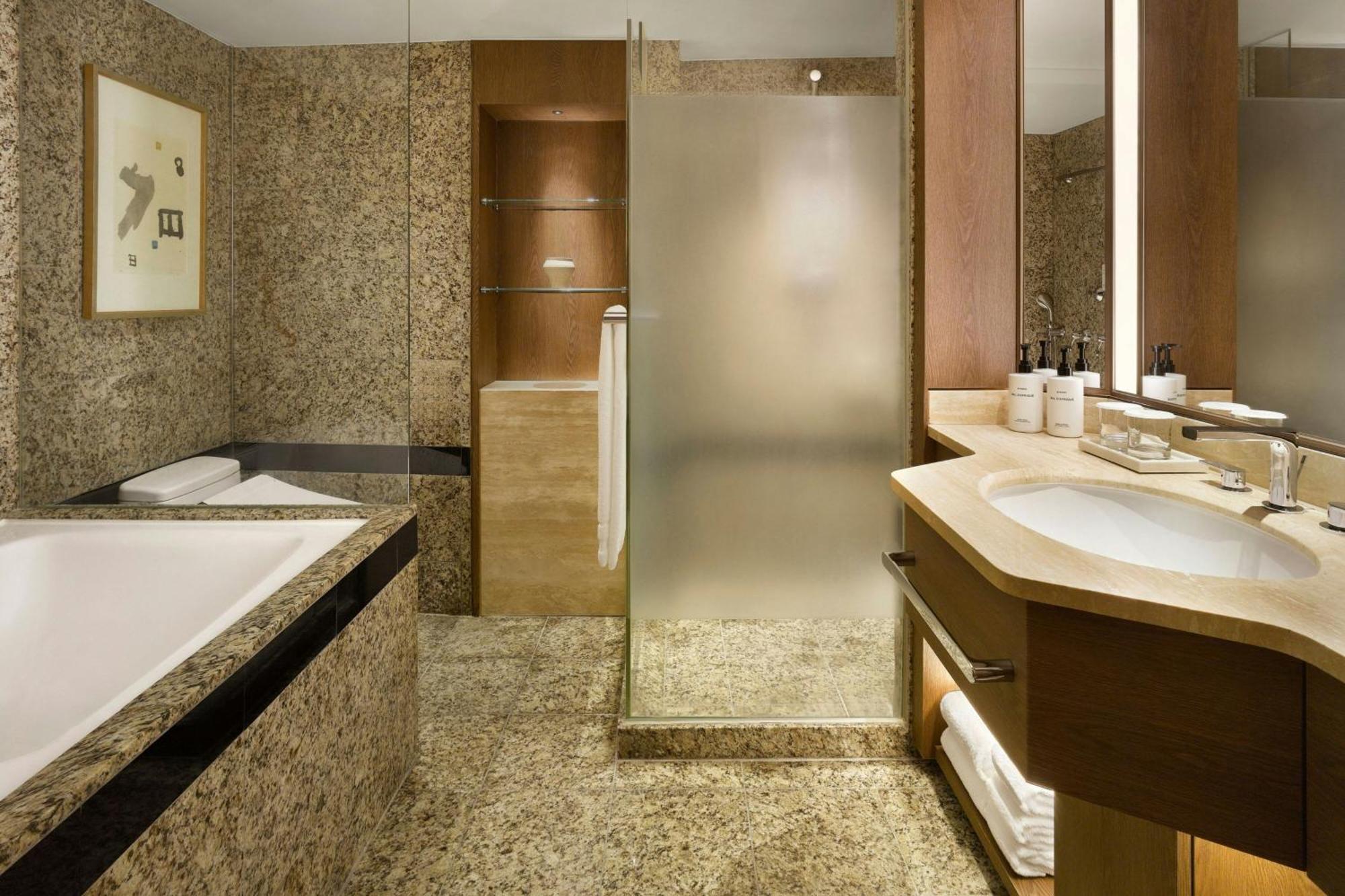 Junior Suite King Room