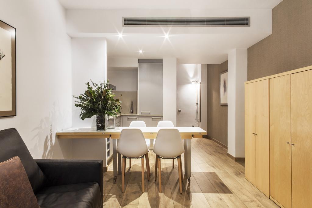 Estudio Executive (4 adultos)