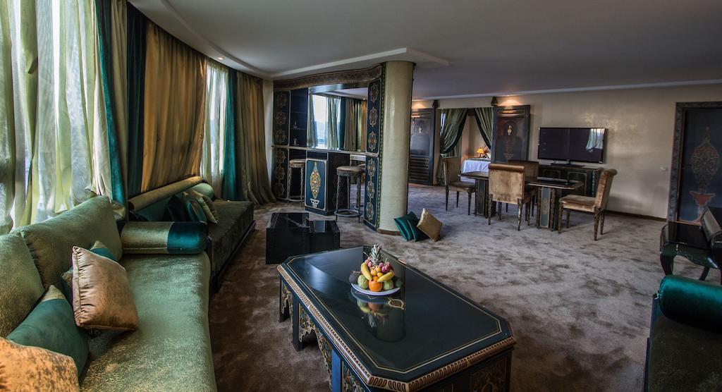 Deluxe Suite