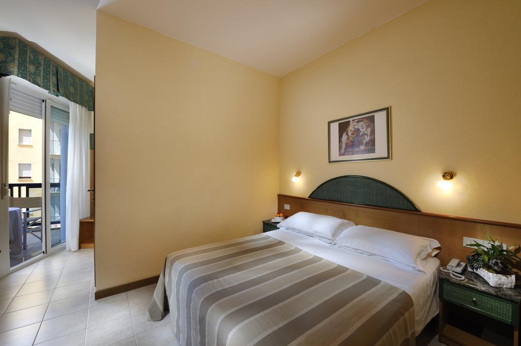 Triple Room with Sea View