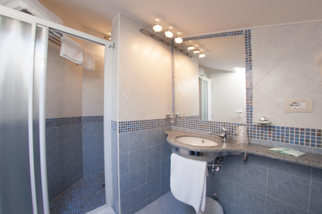 Triple Room with Balcony,266393949:JPEG