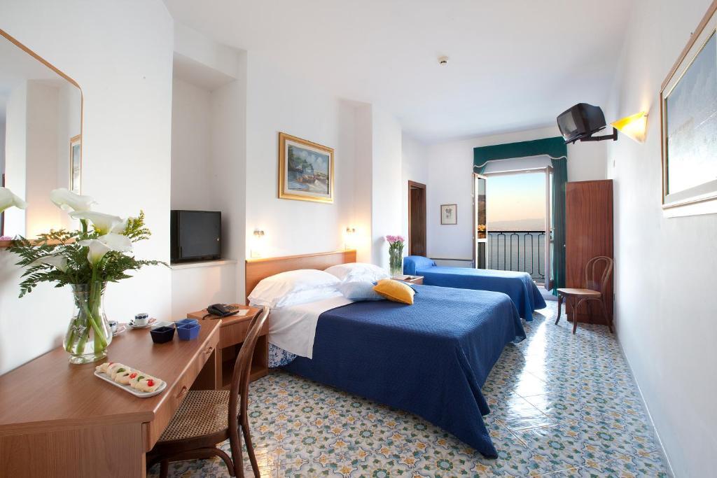 Triple Room with Sea View