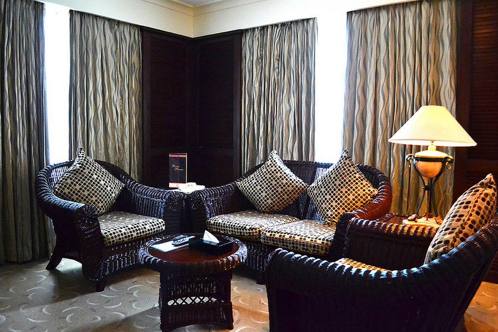 Deluxe Suite,327072154:JPEG