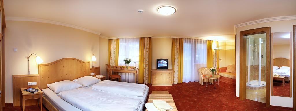 Comfort Double or Twin Room with Balcony,342598474:JPEG